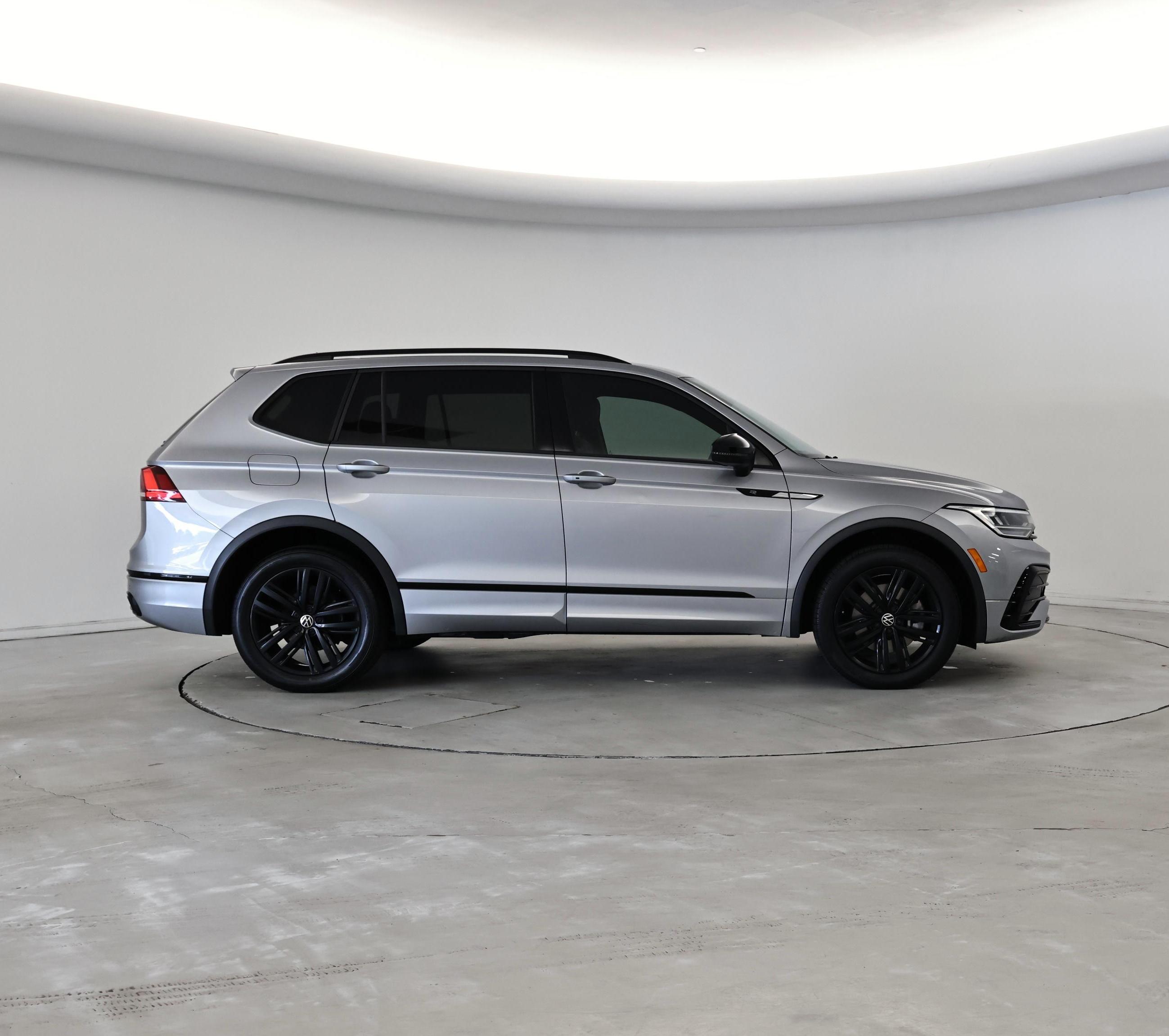 Thumbnail: 2022 Volkswagen Tiguan - 7