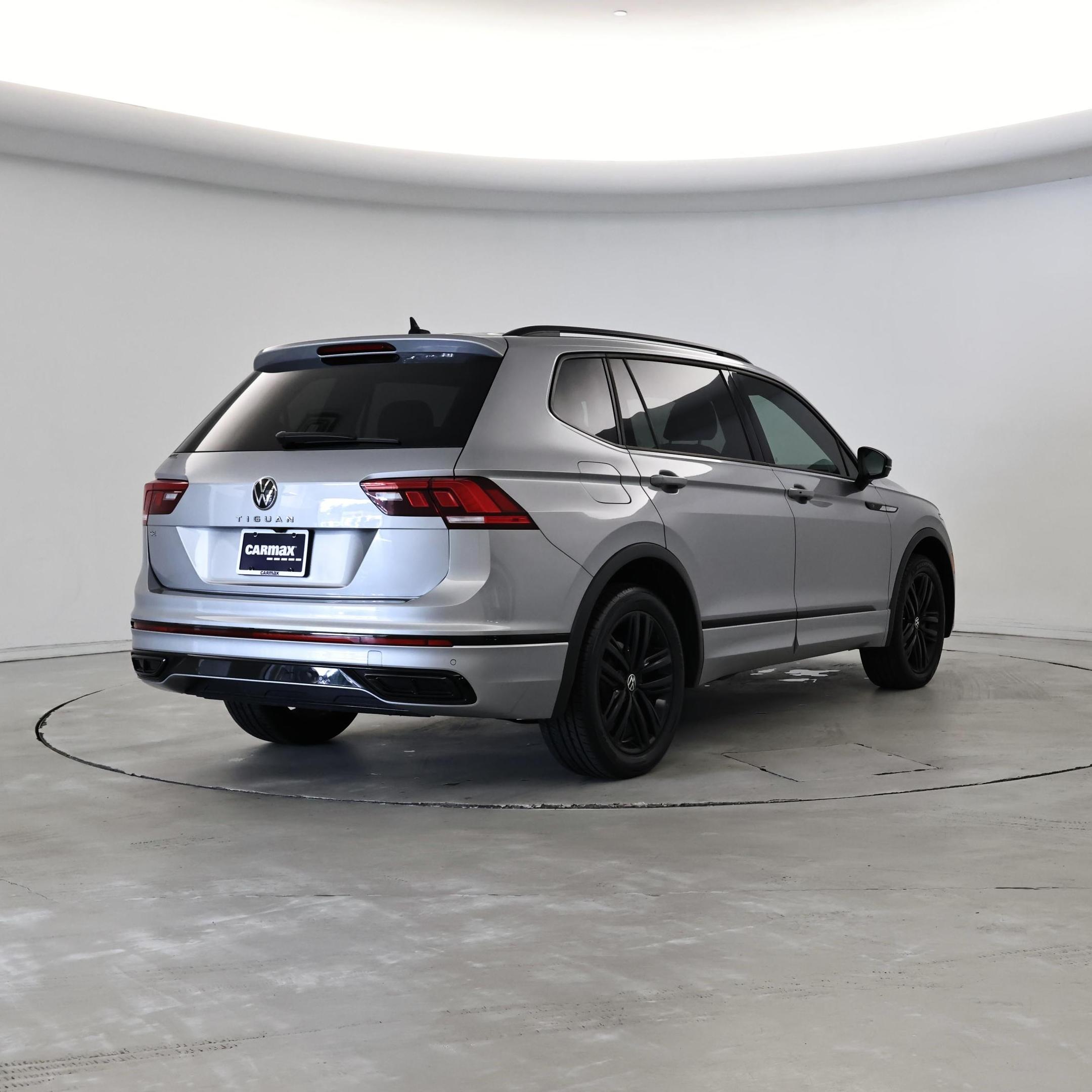 Thumbnail: 2022 Volkswagen Tiguan - 8