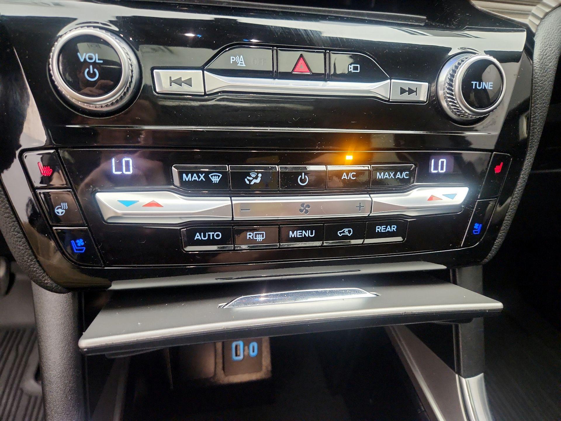 Thumbnail: 2021 Ford Explorer - 17