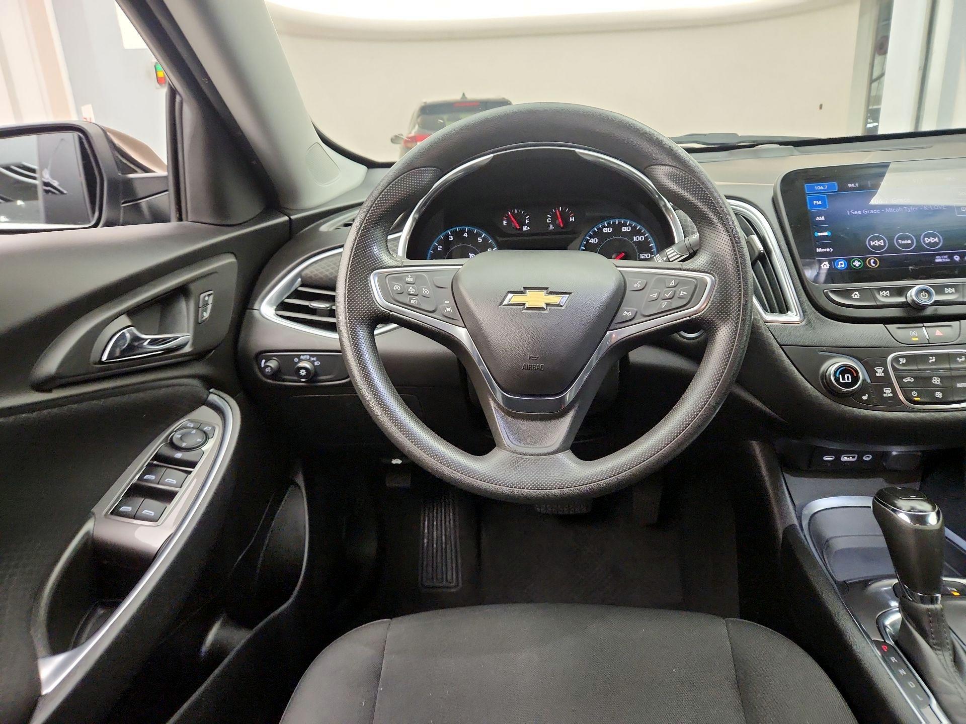 Thumbnail: 2020 Chevrolet Malibu - 10