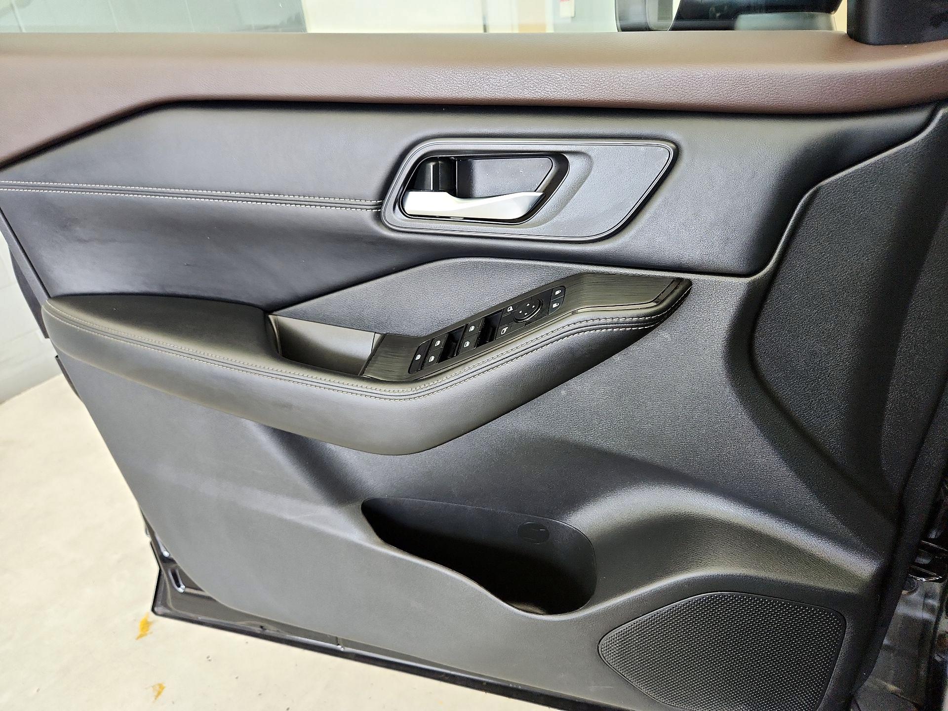 Thumbnail: 2023 Nissan Rogue - 12