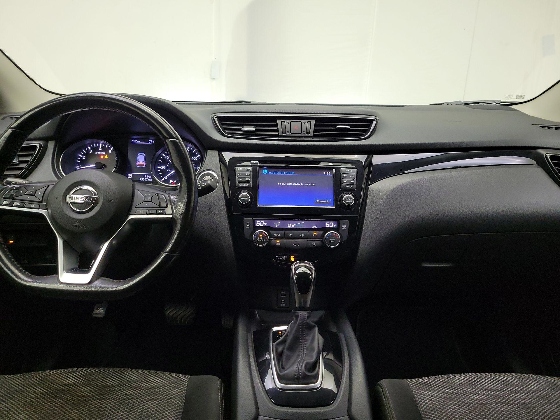 Thumbnail: 2017 Nissan Rogue Sport - 9