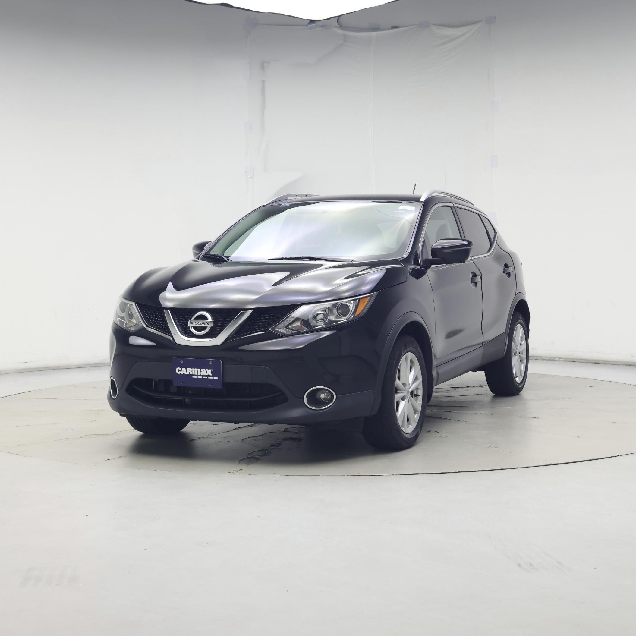 Thumbnail: 2017 Nissan Rogue Sport - 4