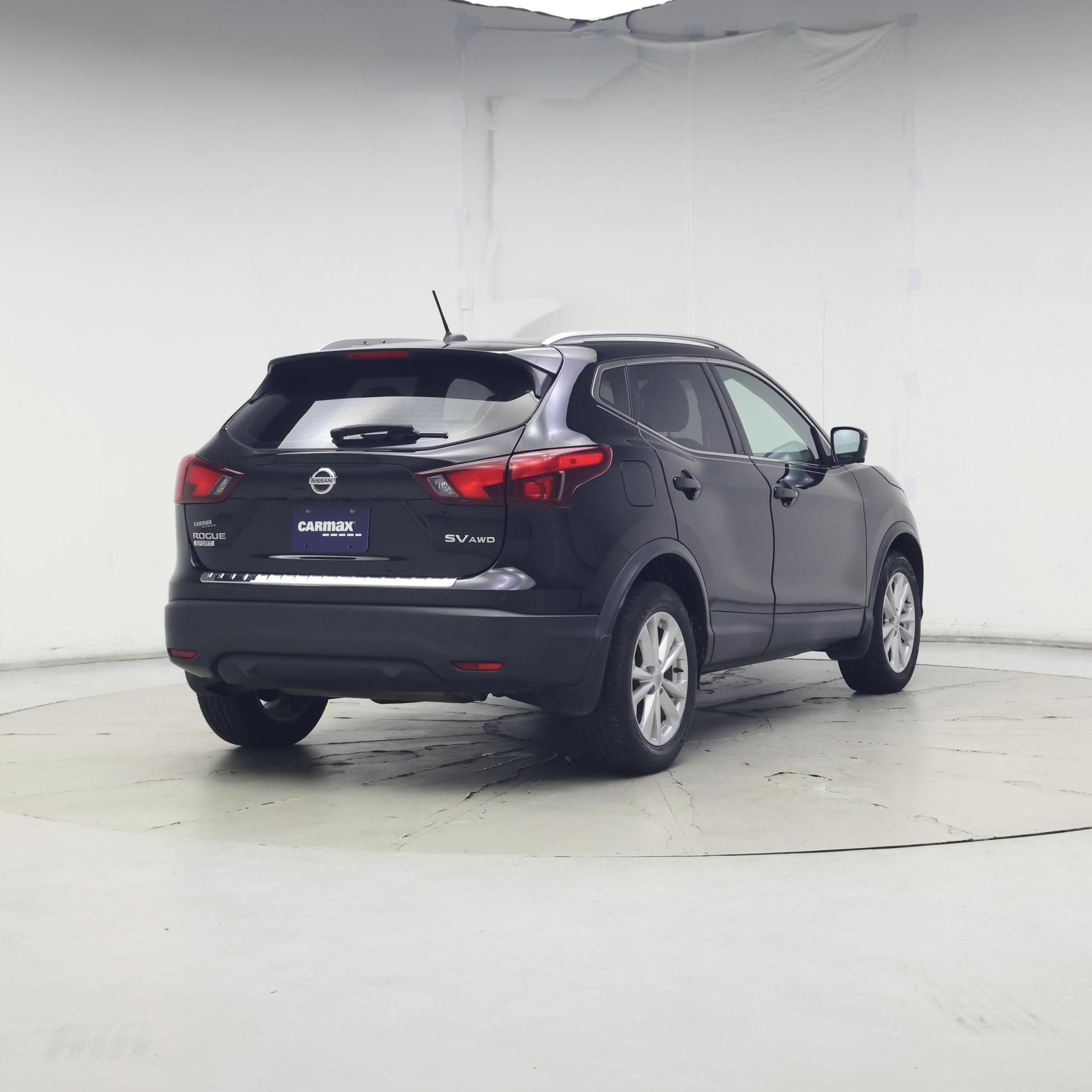 Thumbnail: 2017 Nissan Rogue Sport - 8
