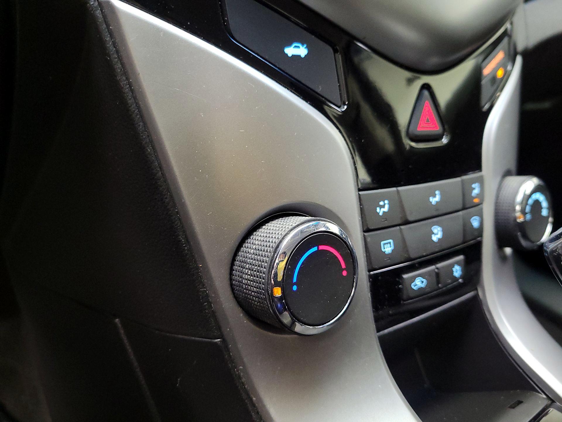 Thumbnail: 2015 Chevrolet Cruze - 16