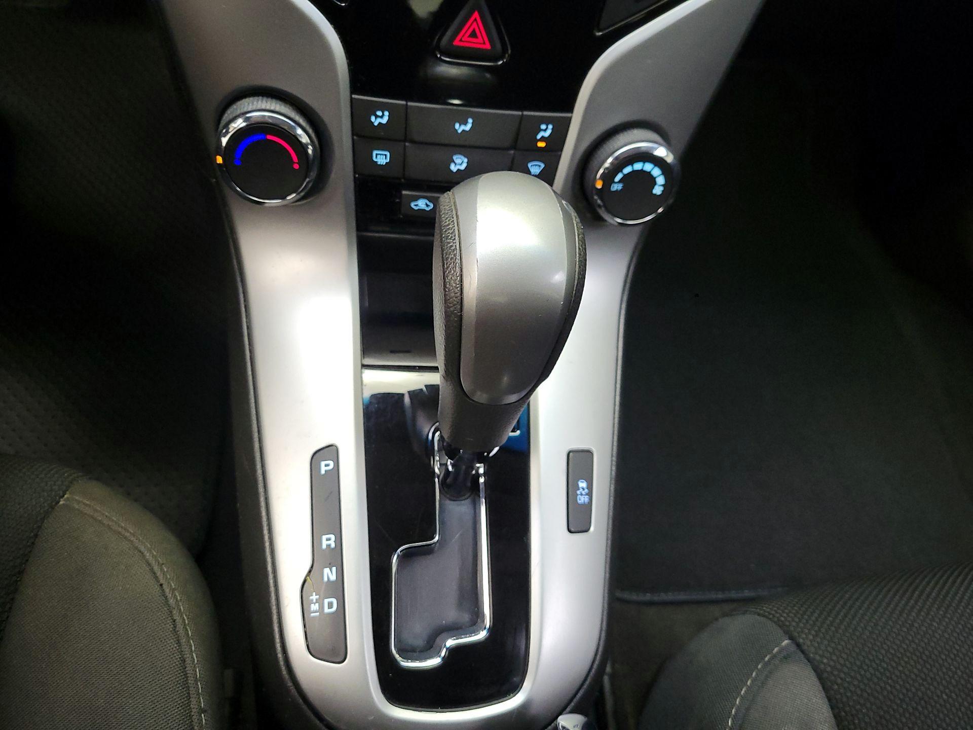 Thumbnail: 2015 Chevrolet Cruze - 17