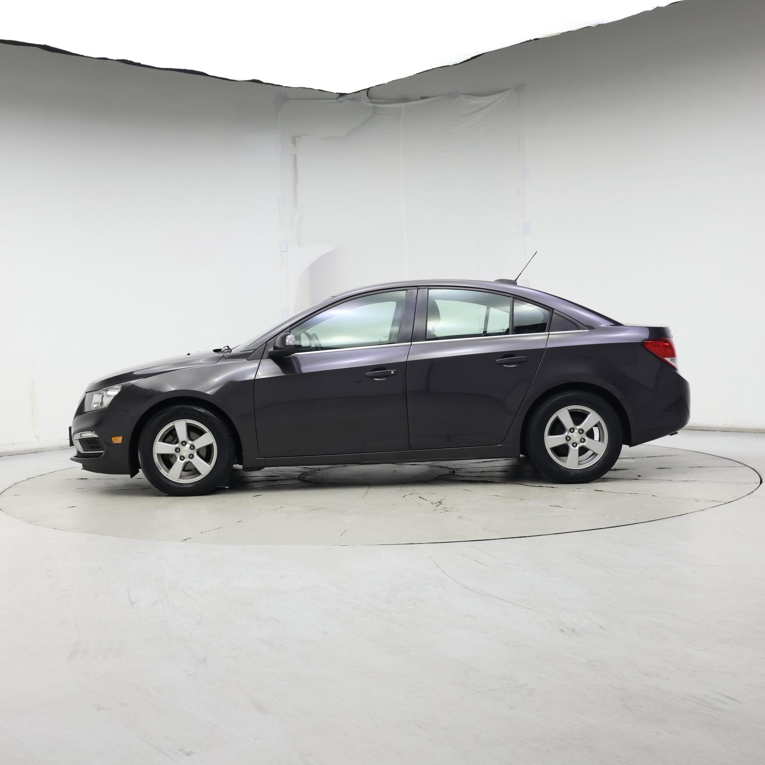 Thumbnail: 2015 Chevrolet Cruze - 3