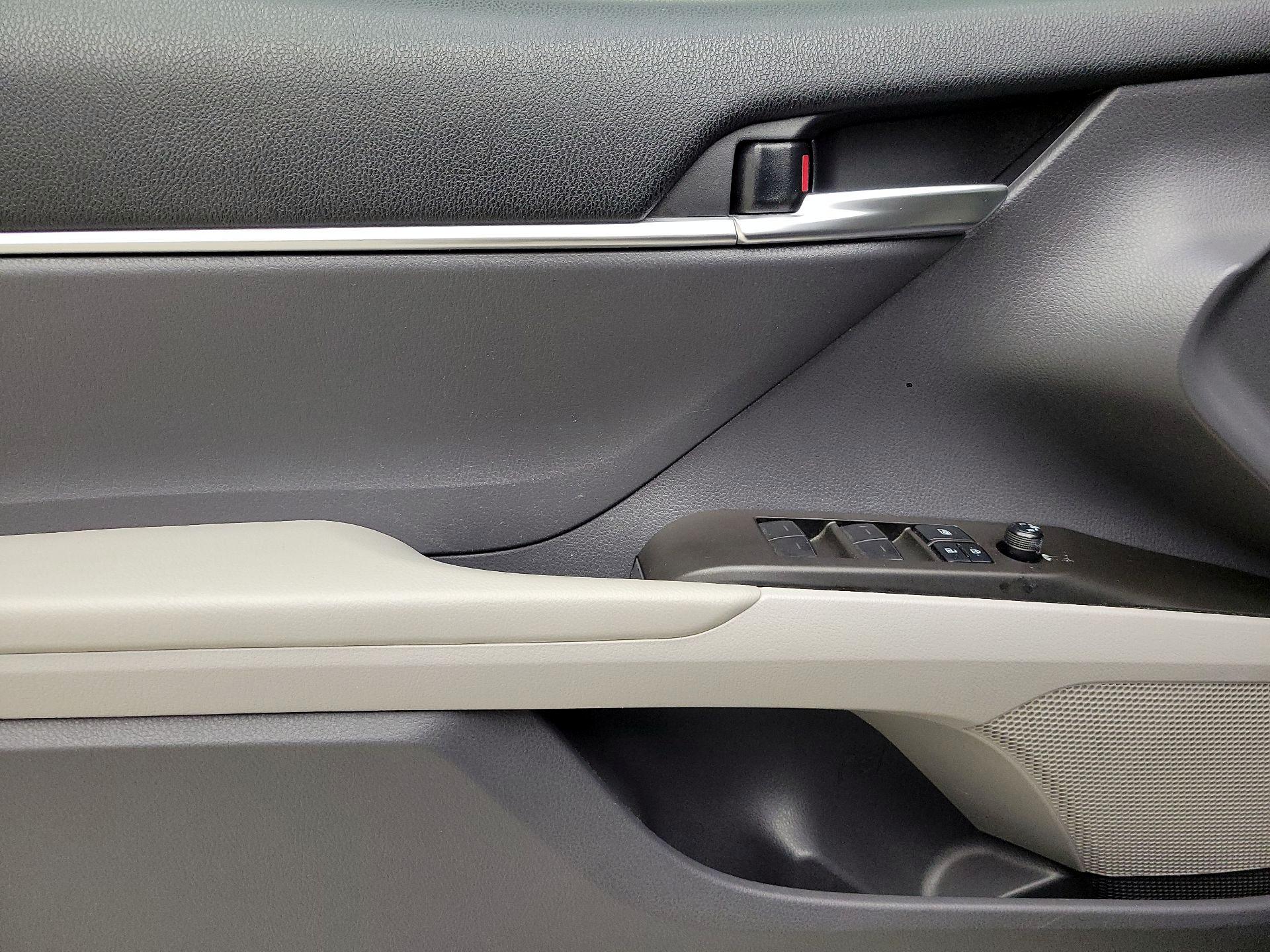 Thumbnail: 2021 Toyota Camry - 12