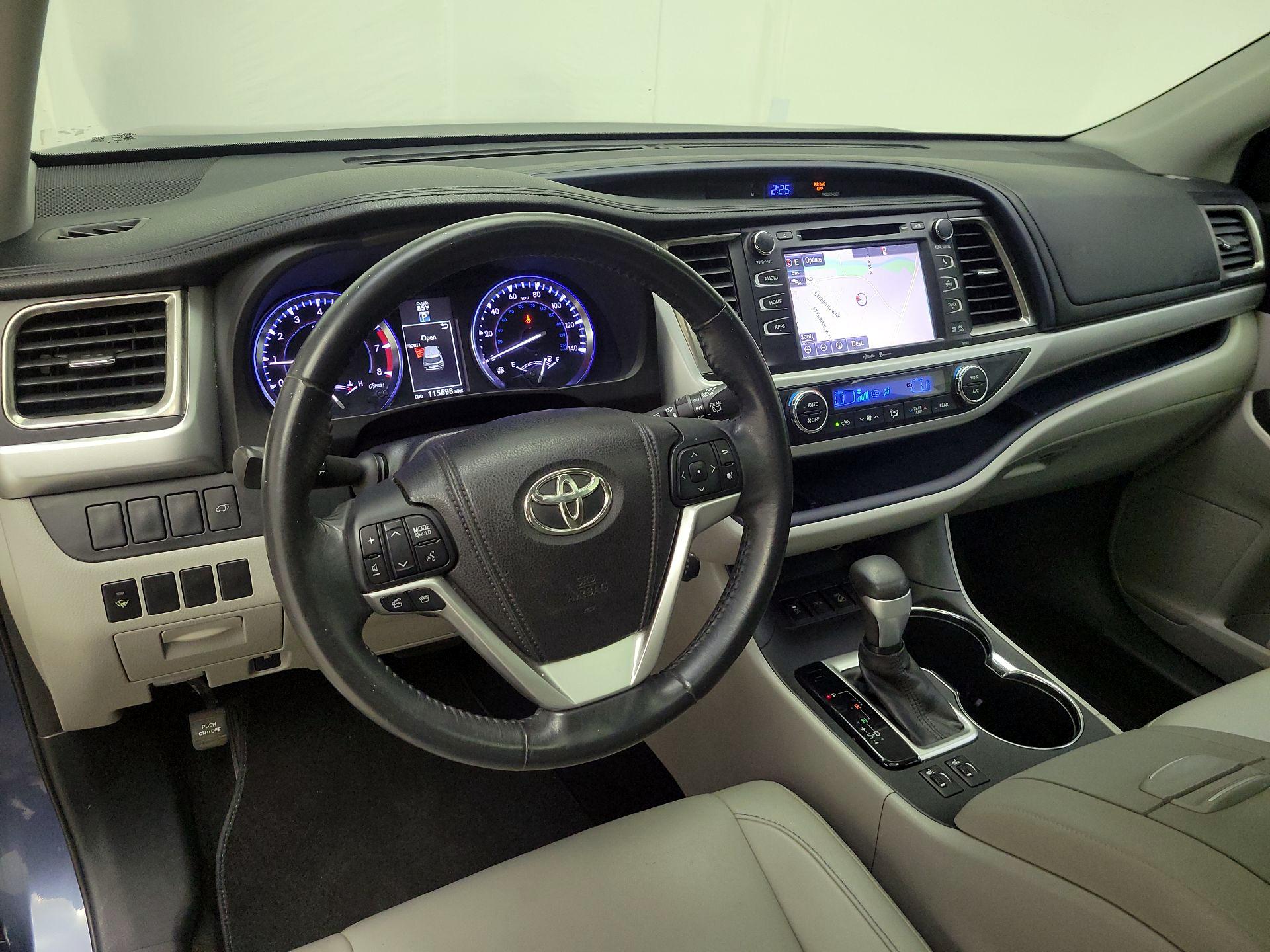 Thumbnail: 2014 Toyota Highlander - 9