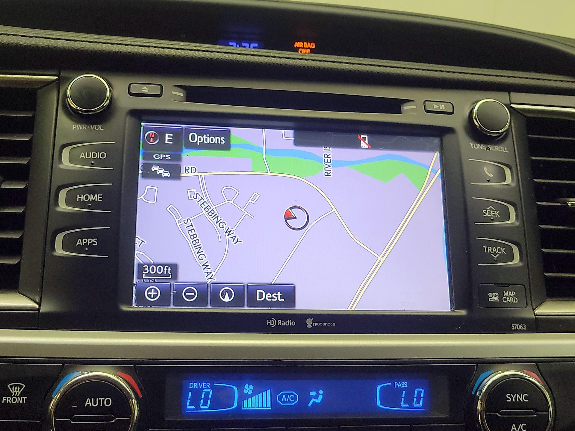 Thumbnail: 2014 Toyota Highlander - 14