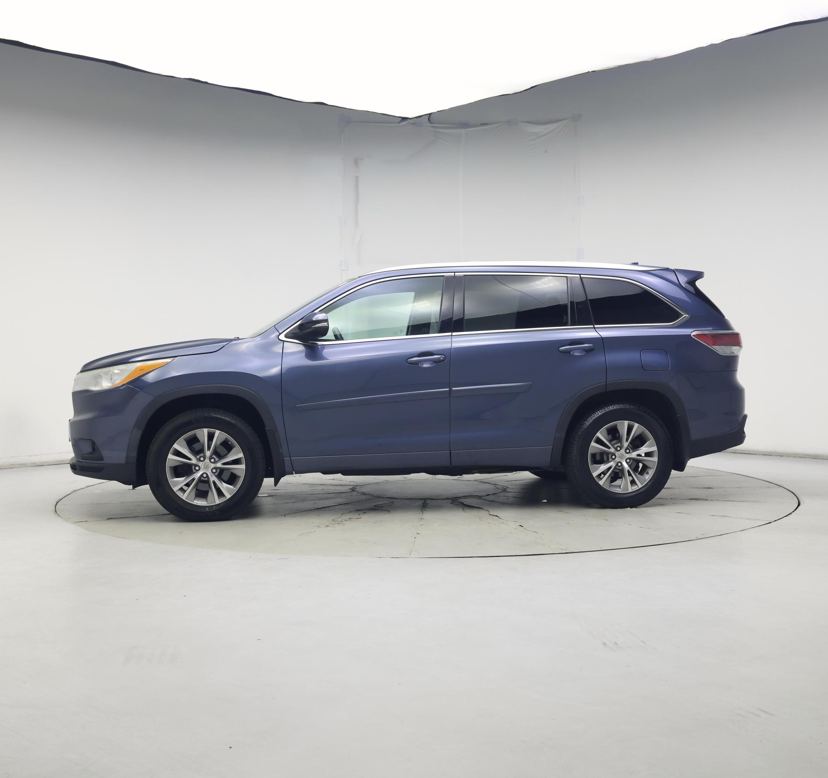 Thumbnail: 2014 Toyota Highlander - 3