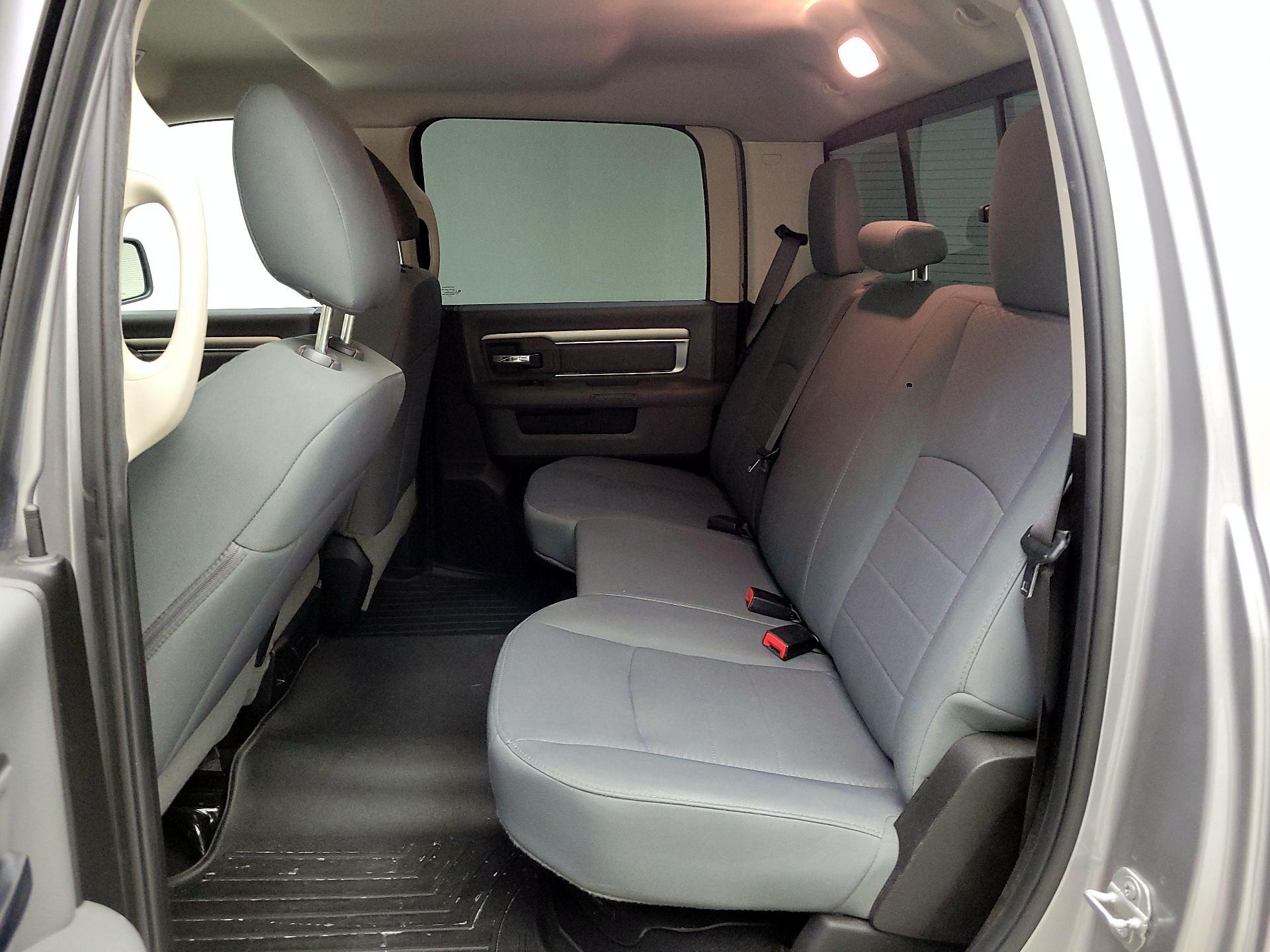 Thumbnail: 2019 RAM 1500 Classic - 18
