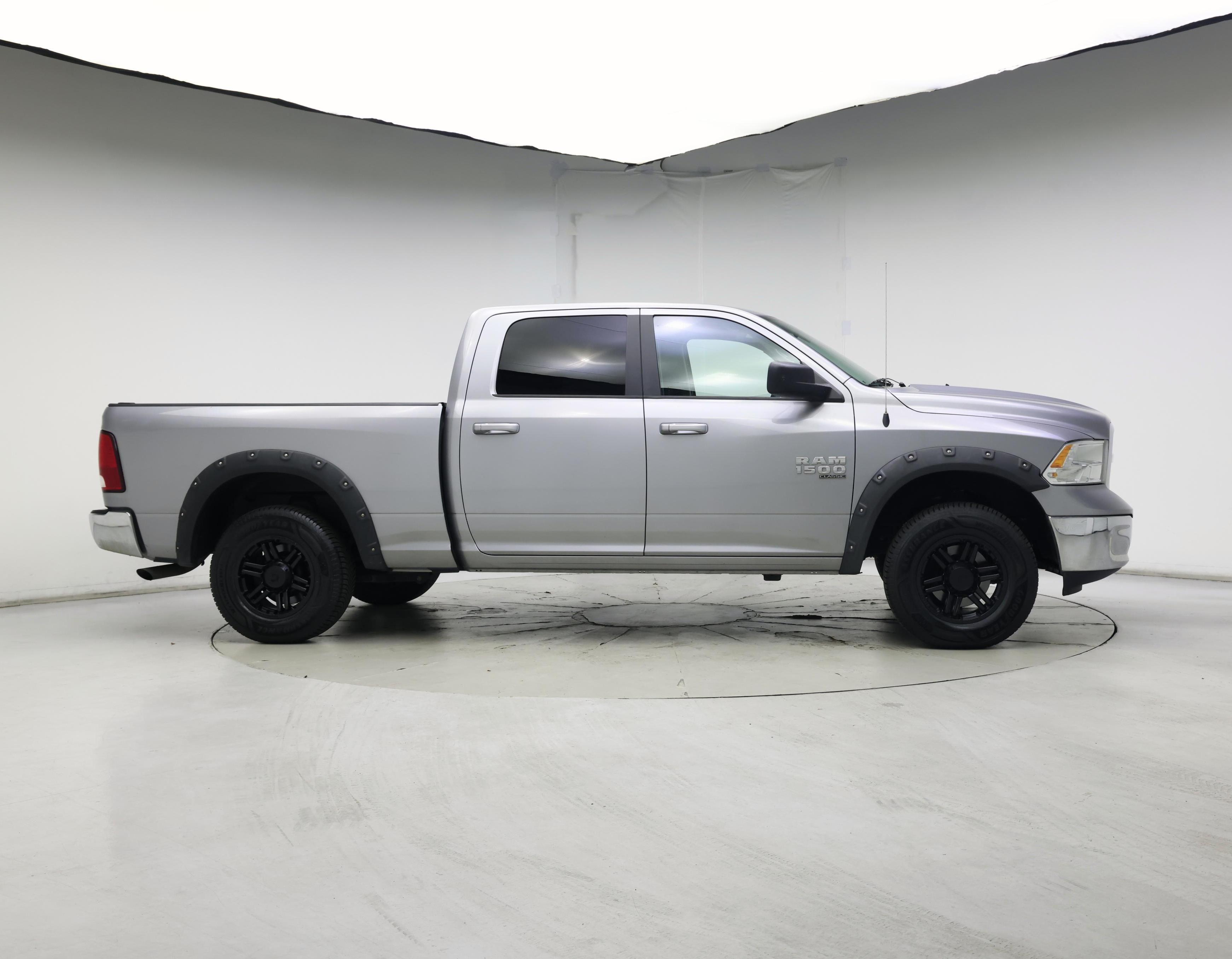 Thumbnail: 2019 RAM 1500 Classic - 7