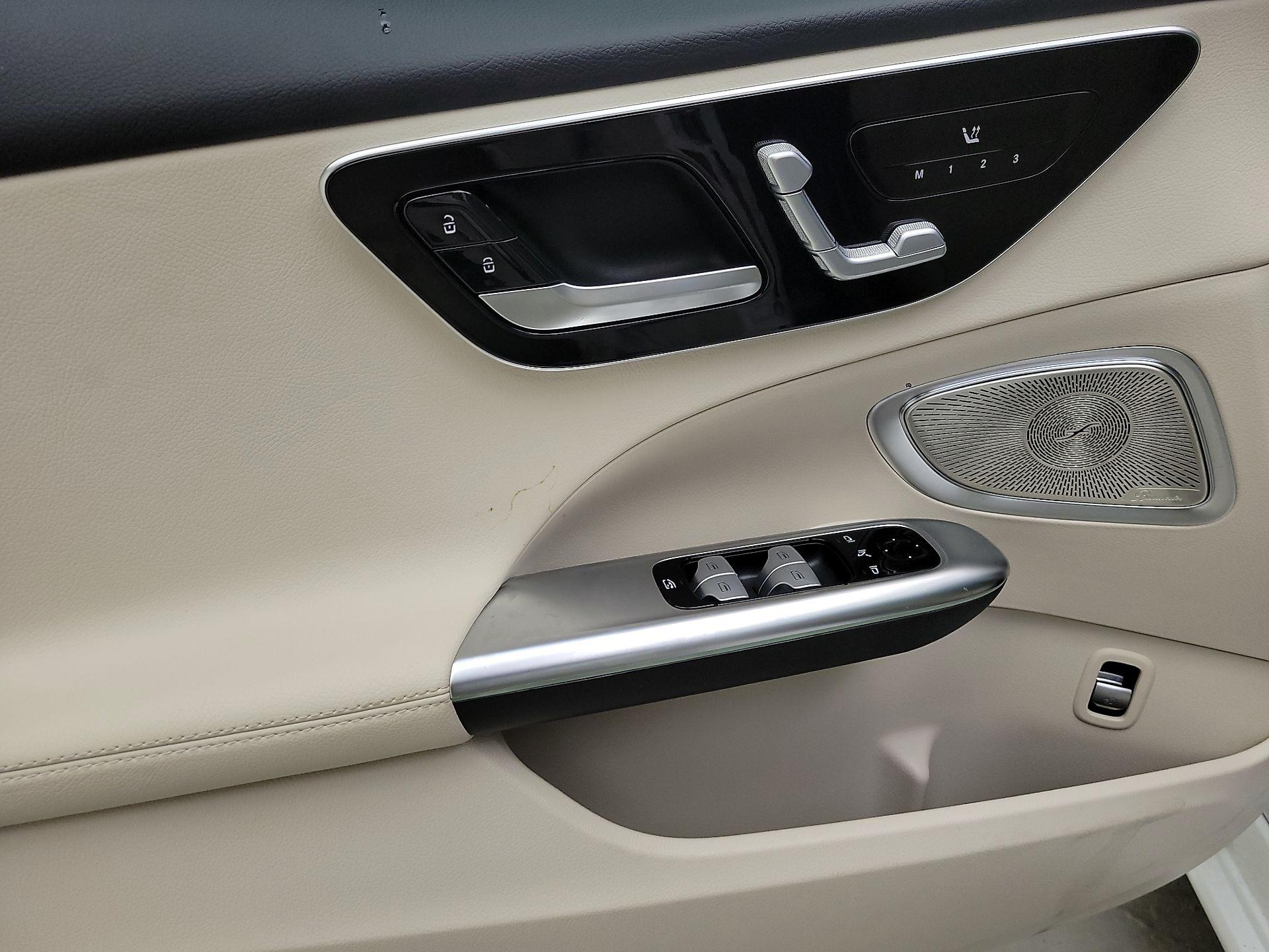 Thumbnail: 2023 Mercedes-Benz C-Class - 12