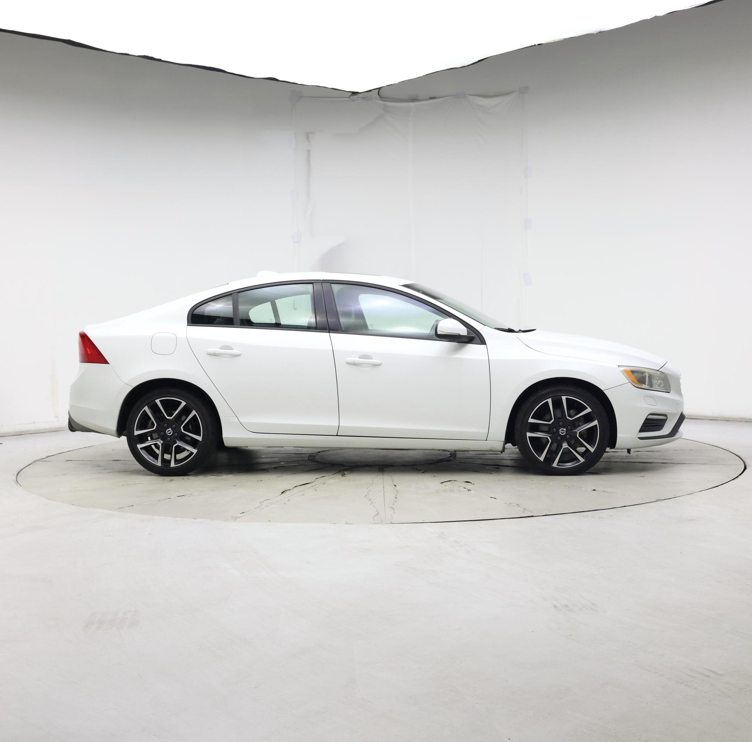 Thumbnail: 2018 Volvo S60 - 7
