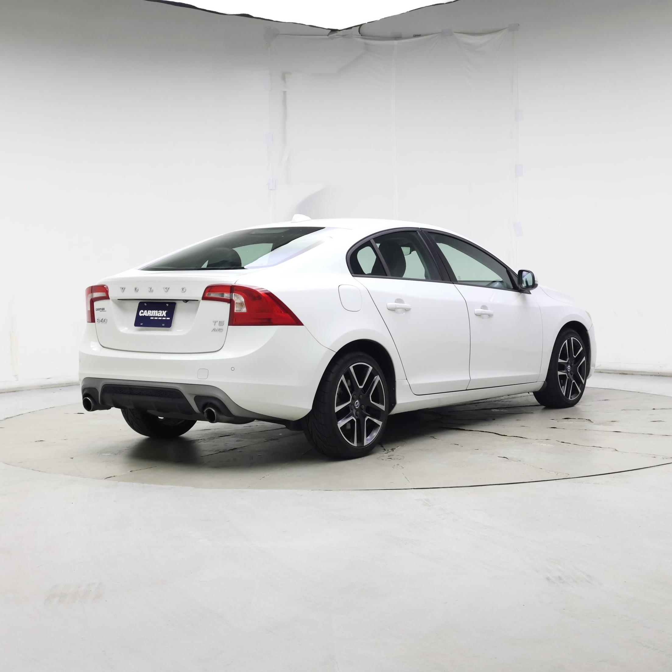 Thumbnail: 2018 Volvo S60 - 8