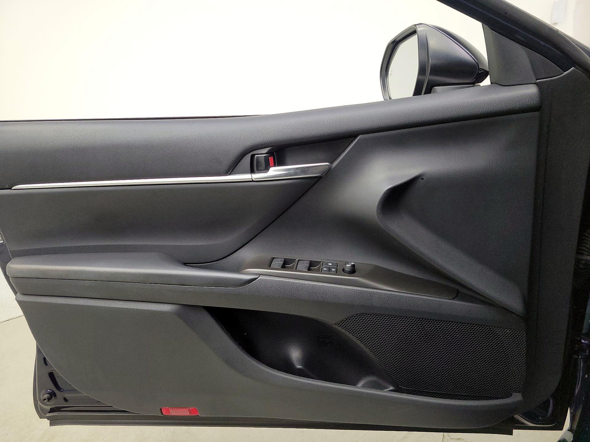 Thumbnail: 2021 Toyota Camry - 12