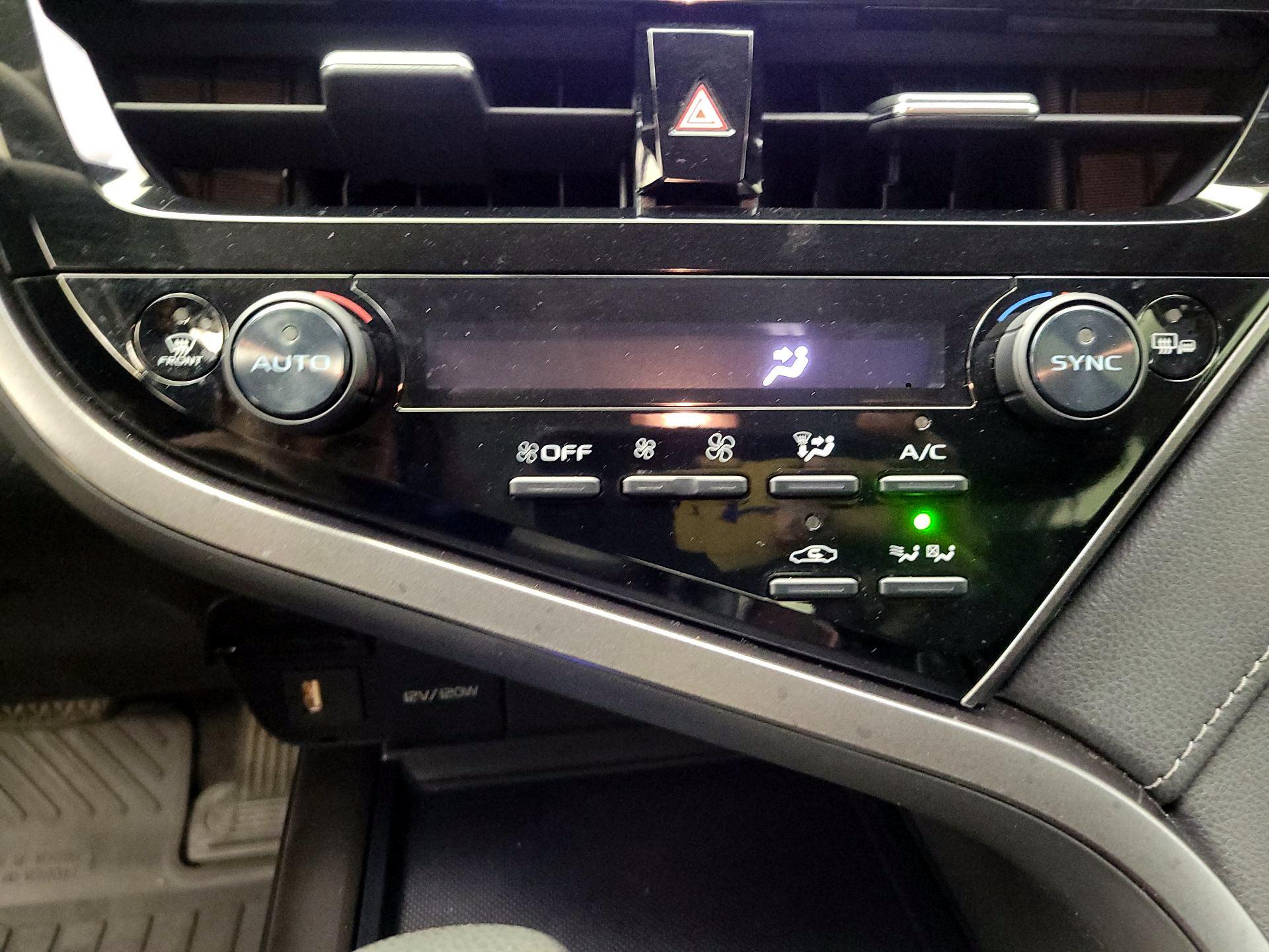 Thumbnail: 2021 Toyota Camry - 16