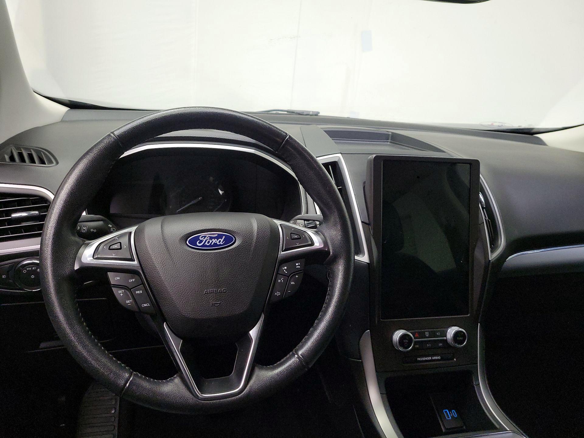 Thumbnail: 2021 Ford Edge - 10