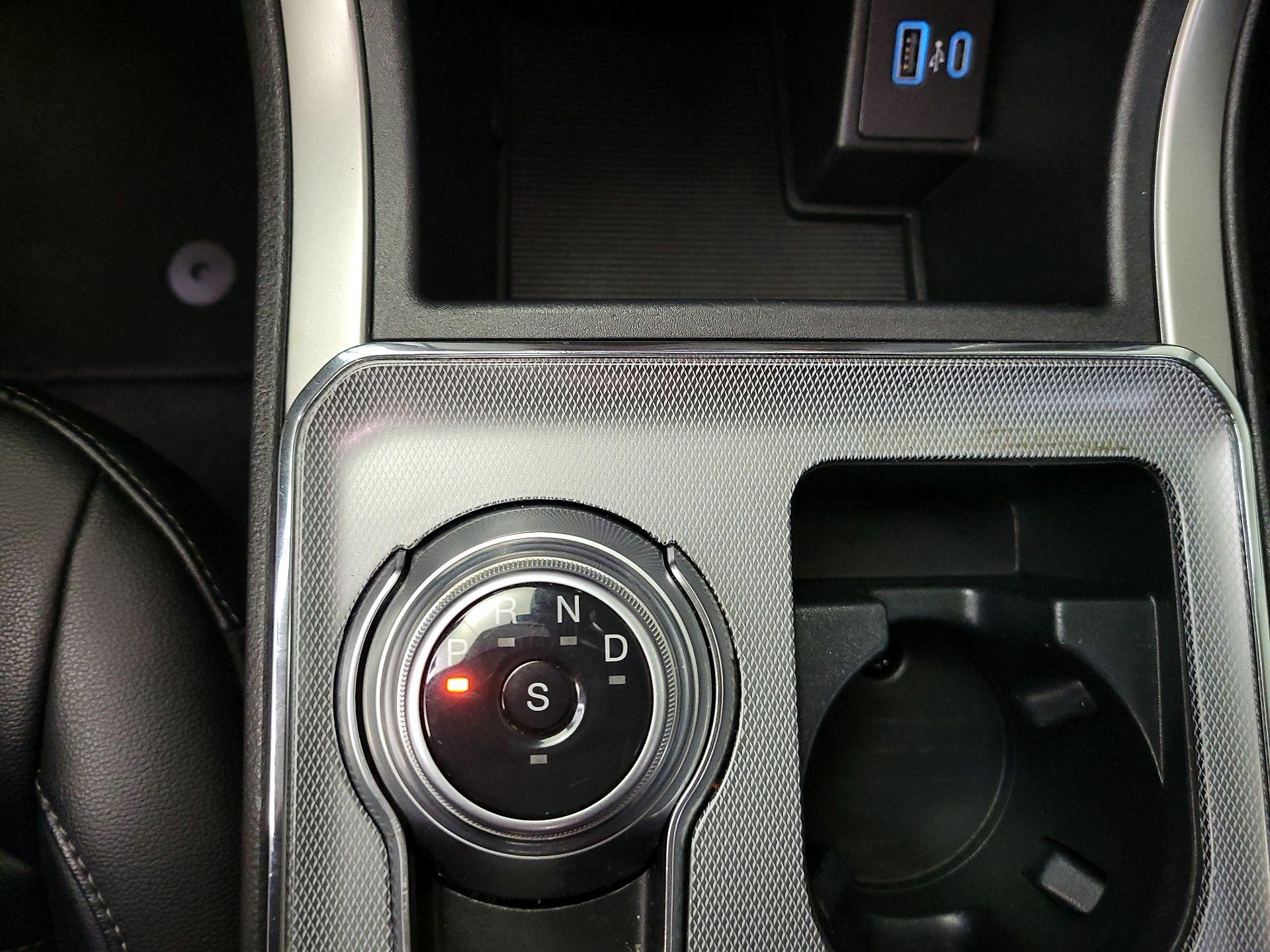 Thumbnail: 2021 Ford Edge - 17