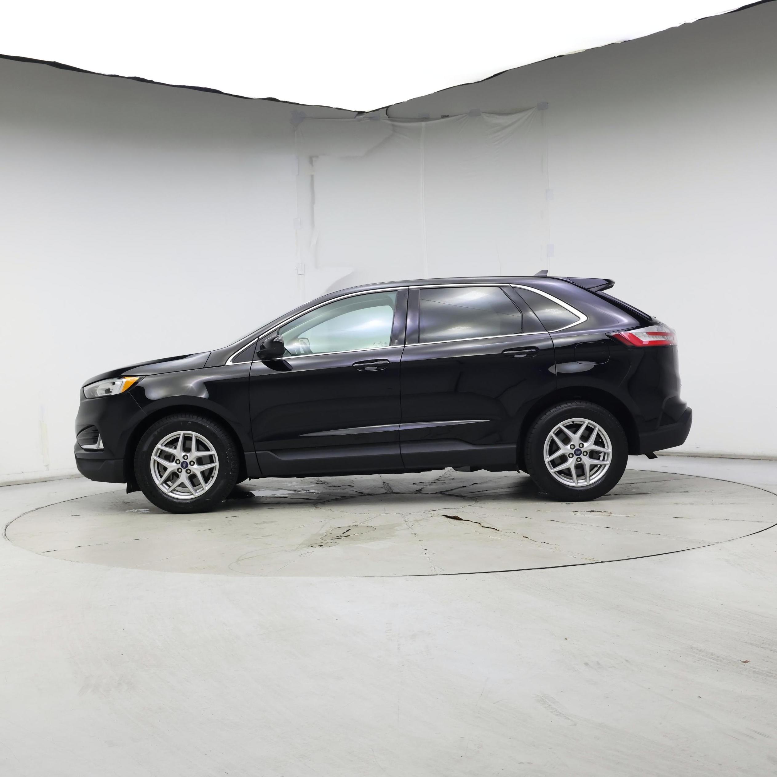 Thumbnail: 2021 Ford Edge - 3