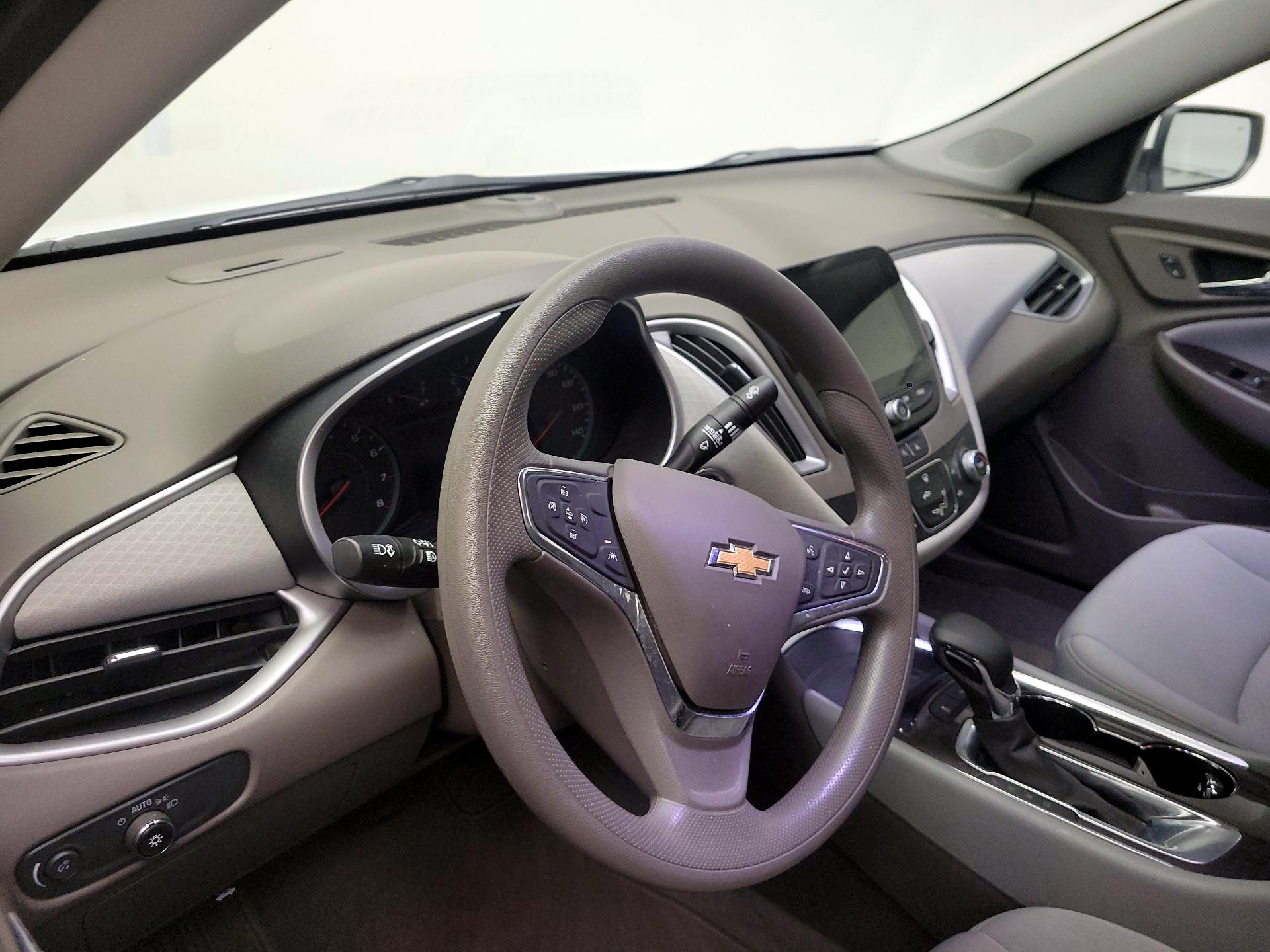 Thumbnail: 2021 Chevrolet Malibu - 9
