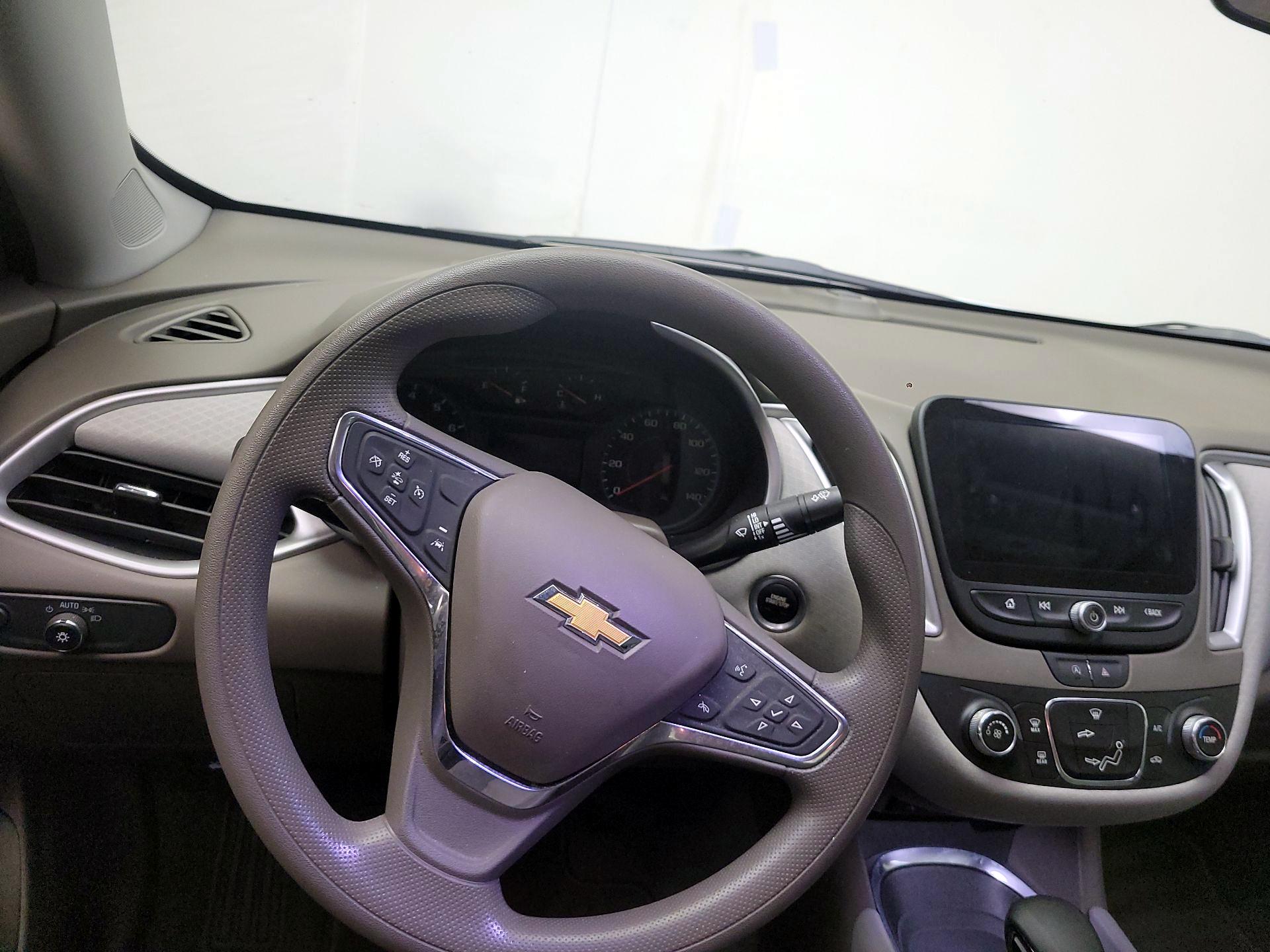 Thumbnail: 2021 Chevrolet Malibu - 10