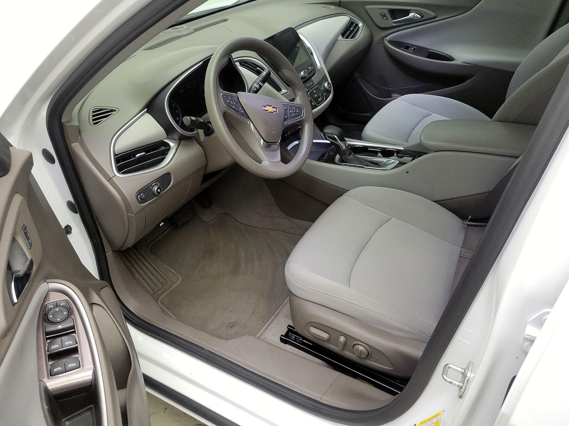 Thumbnail: 2021 Chevrolet Malibu - 11
