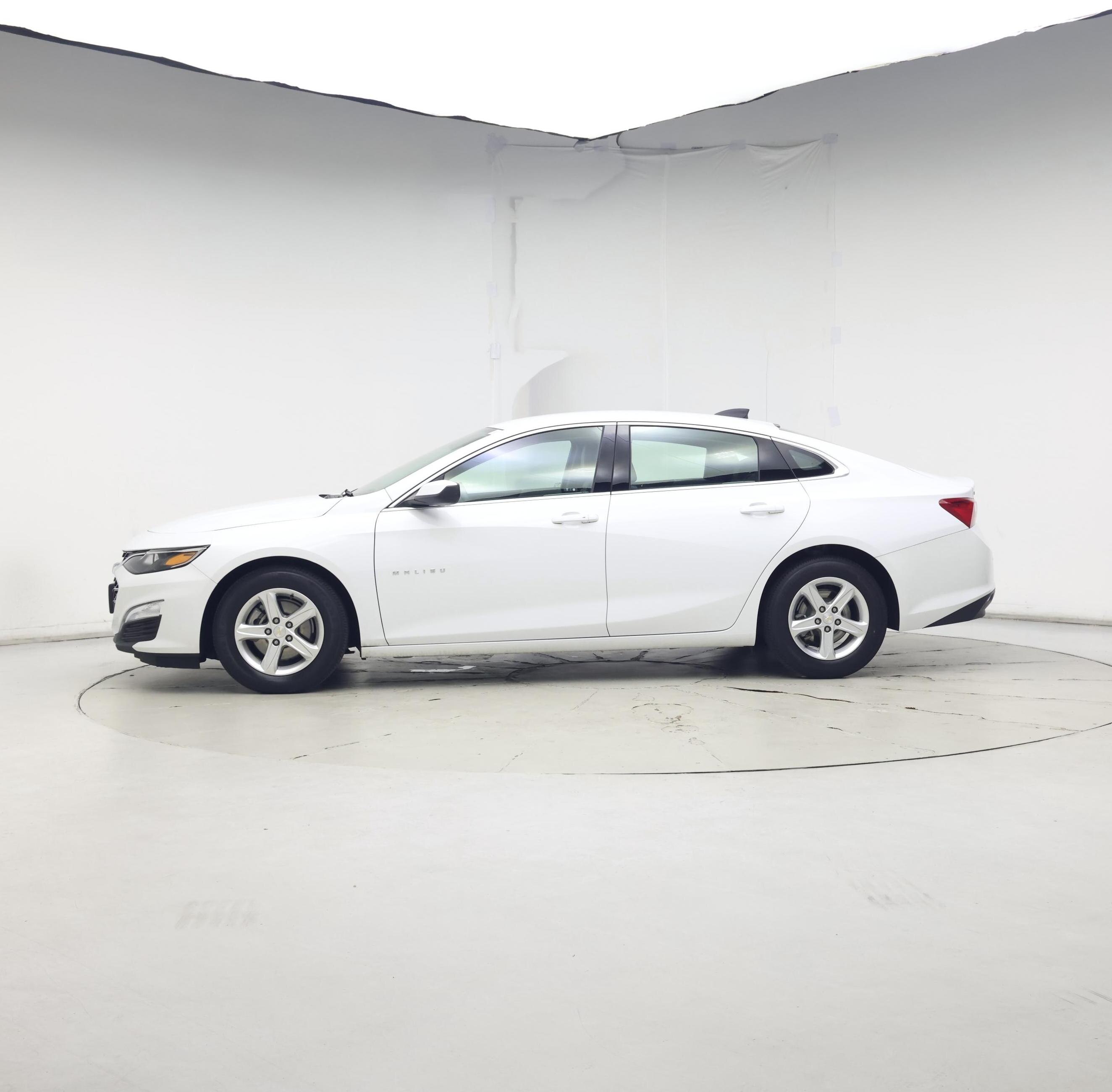 Thumbnail: 2021 Chevrolet Malibu - 3