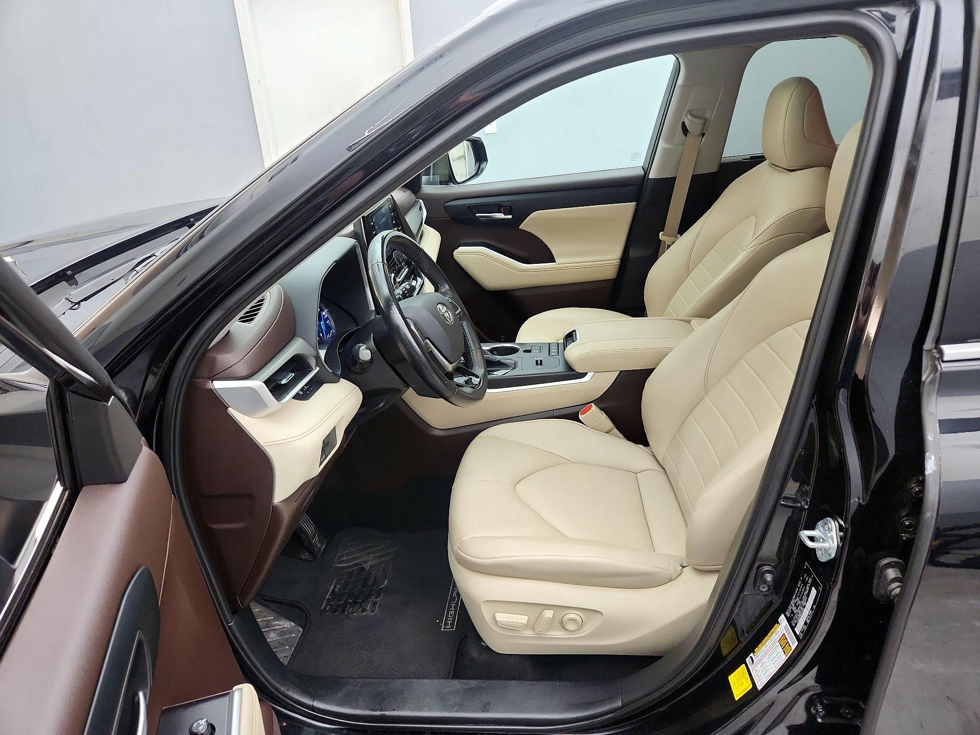 Thumbnail: 2021 Toyota Highlander - 11