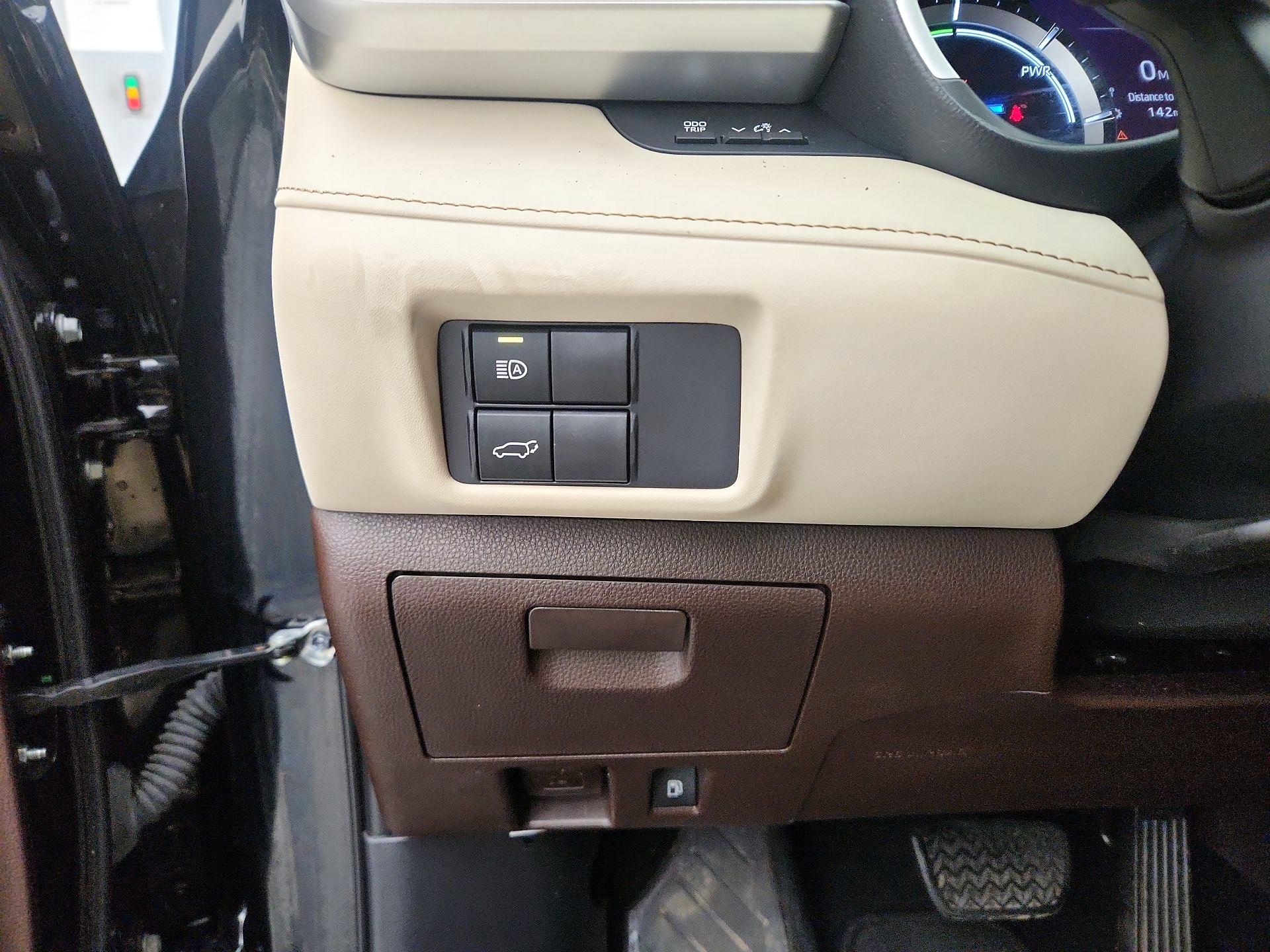 Thumbnail: 2021 Toyota Highlander - 13