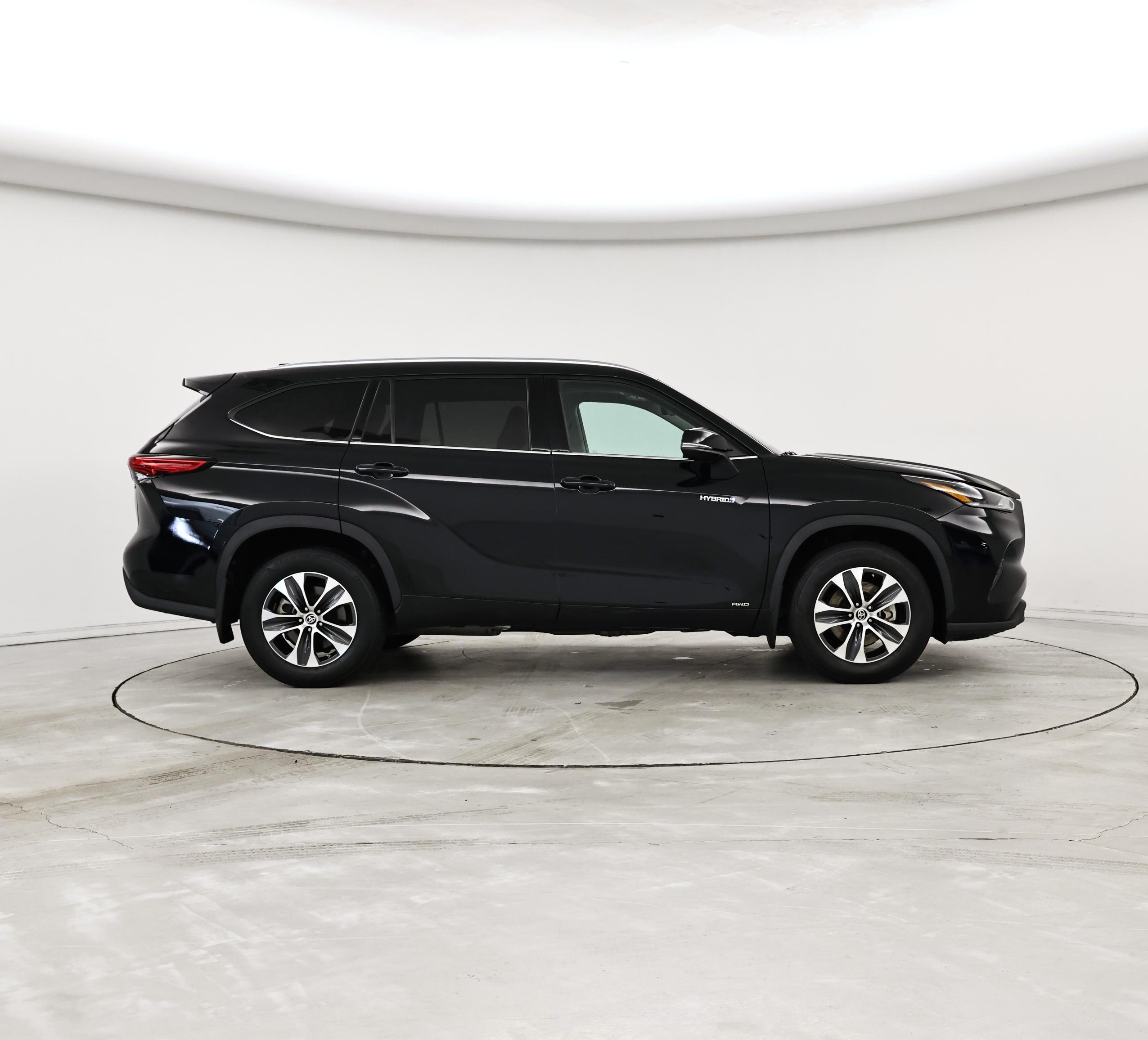 Thumbnail: 2021 Toyota Highlander - 7