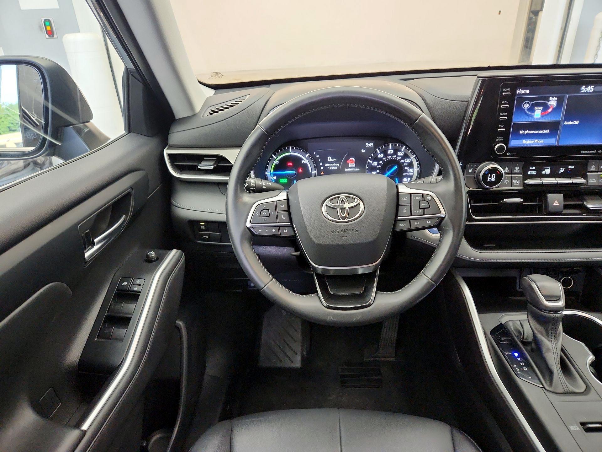 Thumbnail: 2021 Toyota Highlander - 10