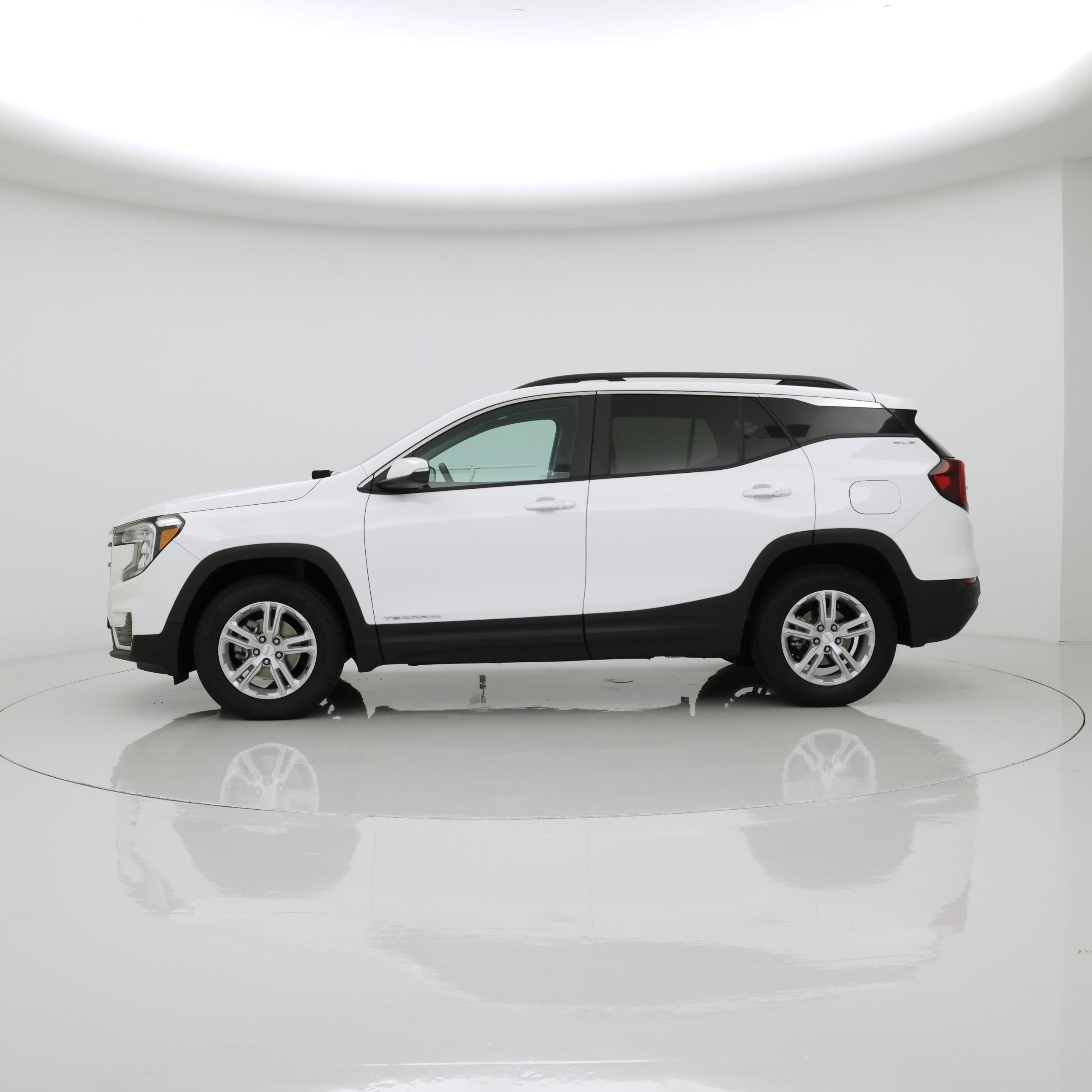 Thumbnail: 2023 GMC Terrain - 3