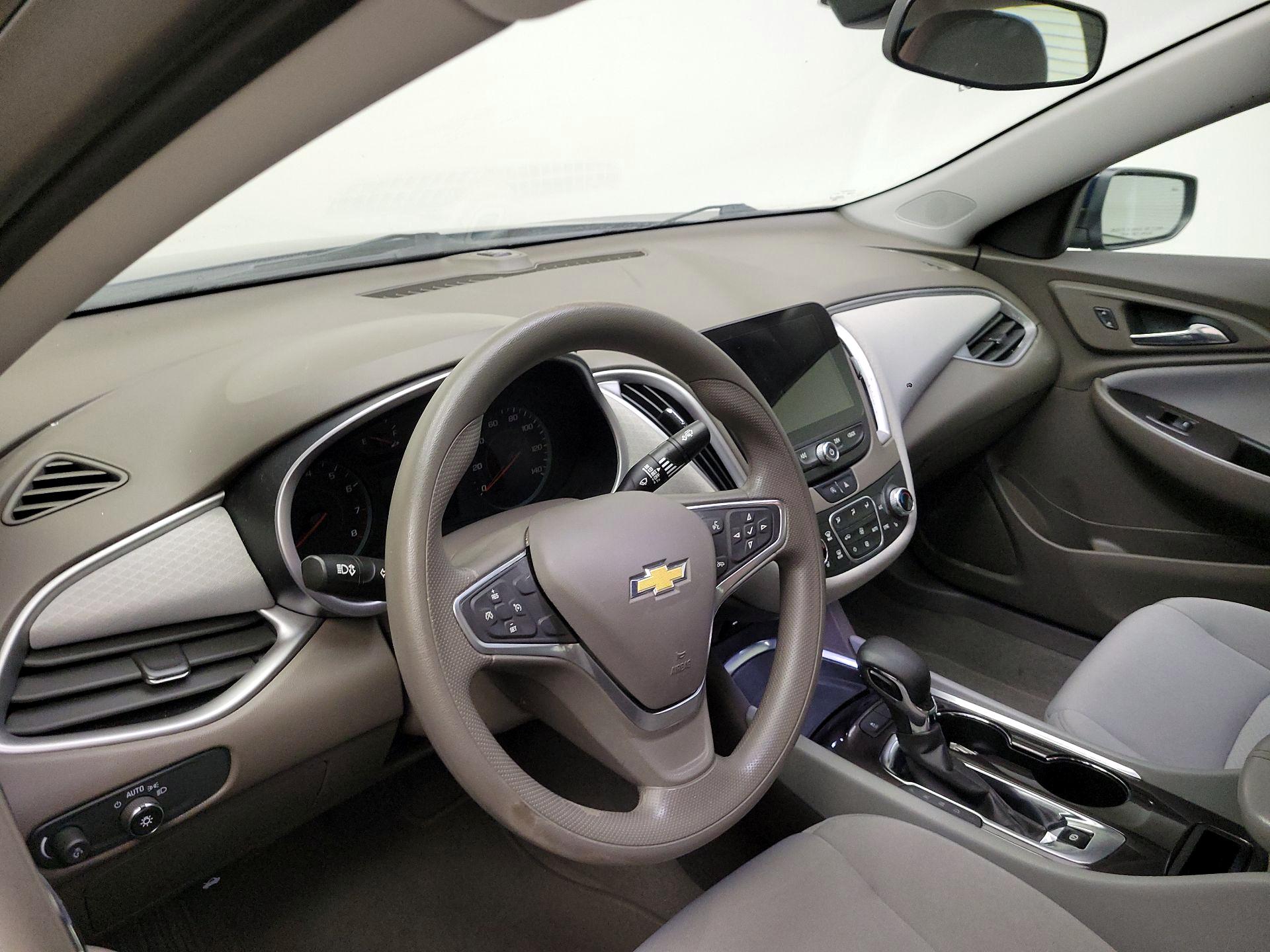 Thumbnail: 2022 Chevrolet Malibu - 9