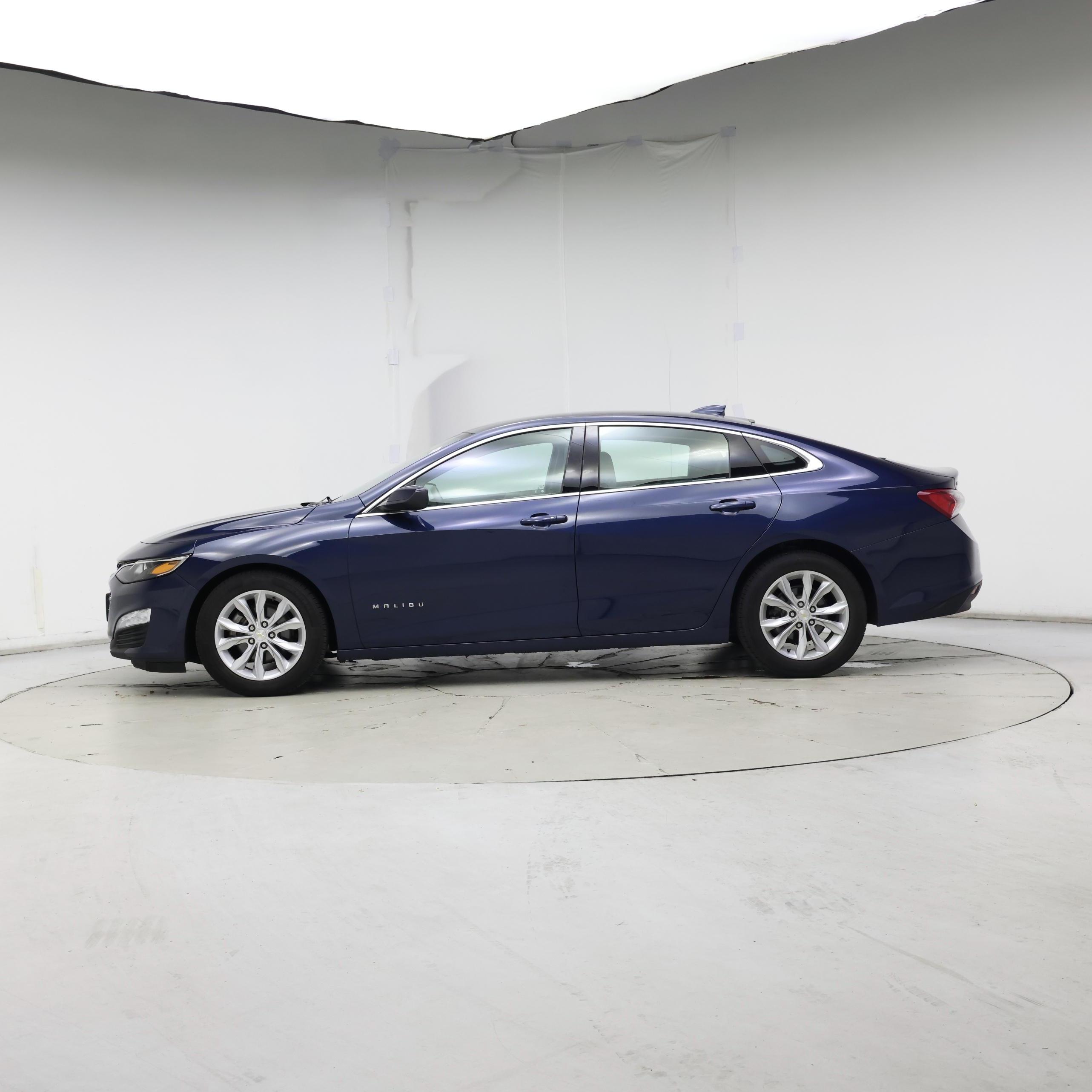 Thumbnail: 2022 Chevrolet Malibu - 3