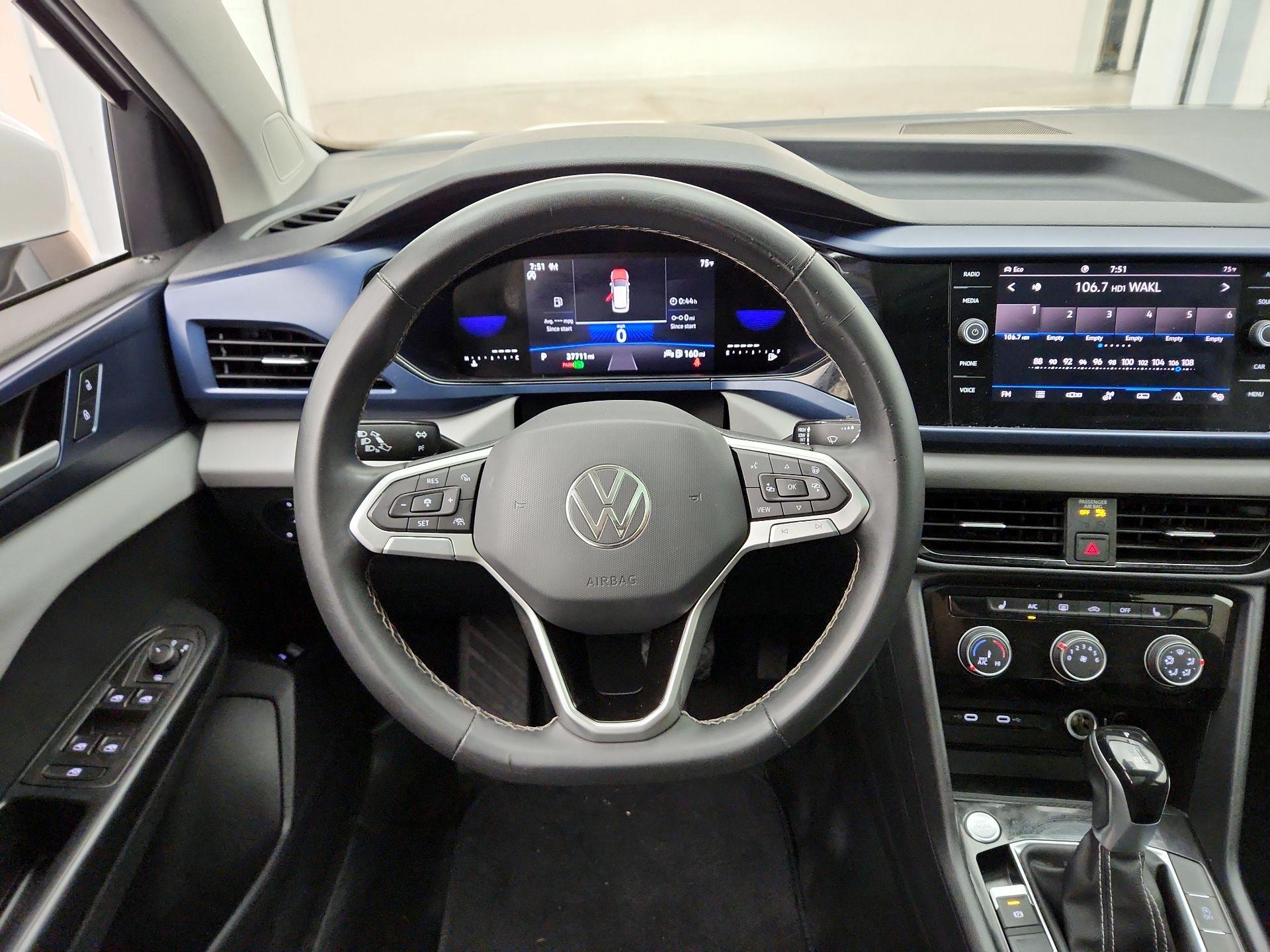 Thumbnail: 2023 Volkswagen Taos - 10