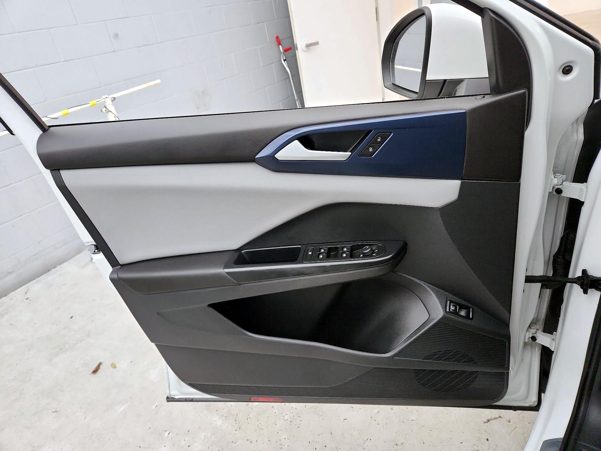 Thumbnail: 2023 Volkswagen Taos - 12