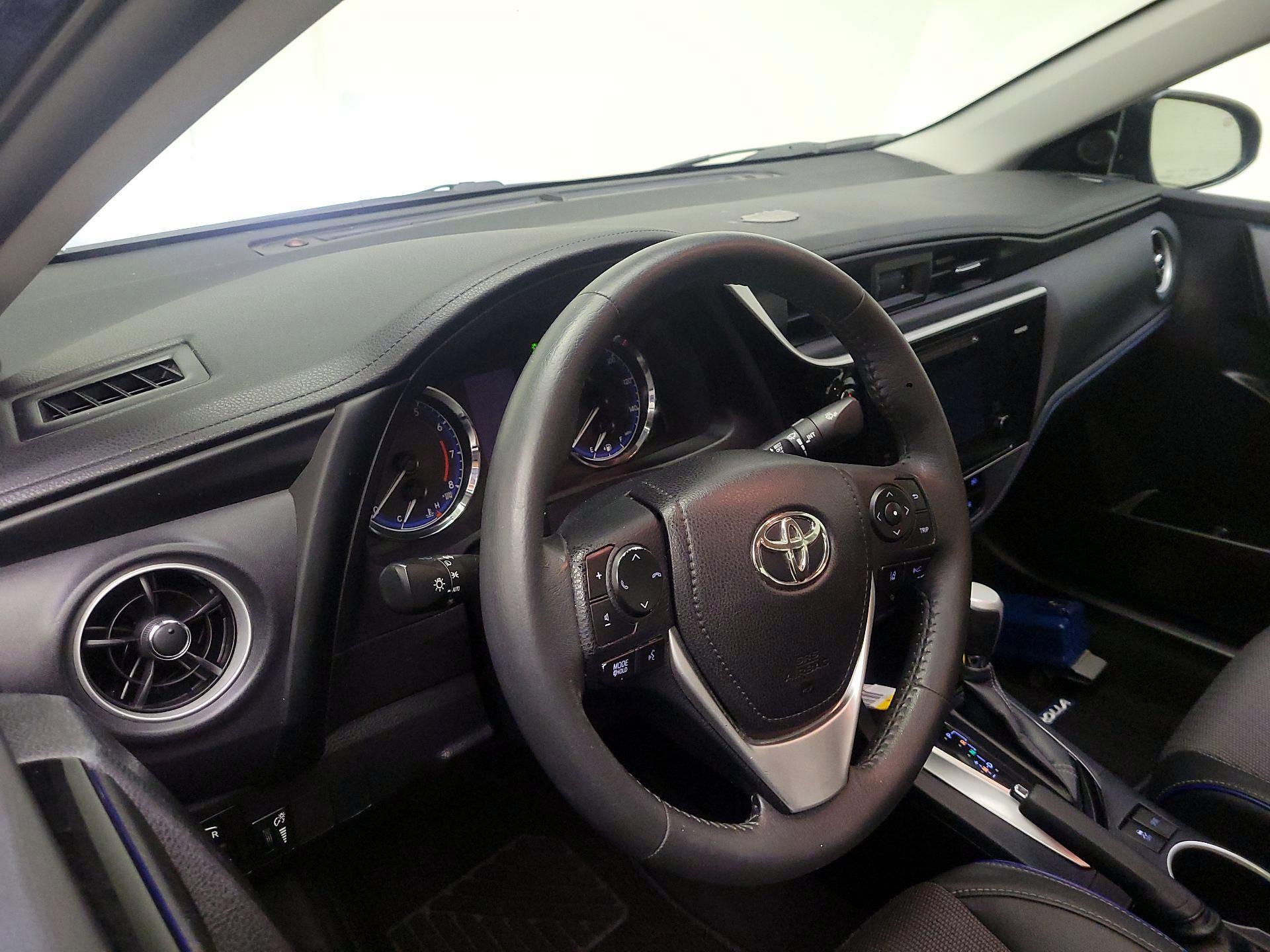 Thumbnail: 2017 Toyota Corolla - 9