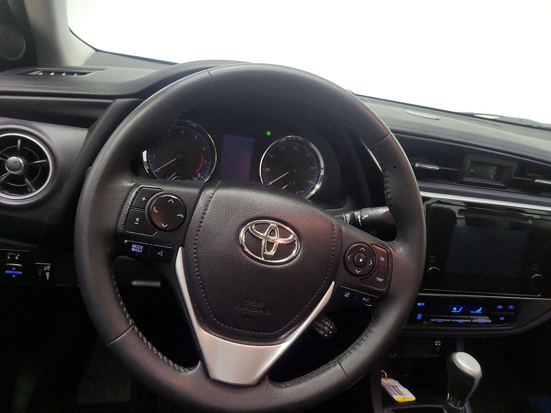 Thumbnail: 2017 Toyota Corolla - 10
