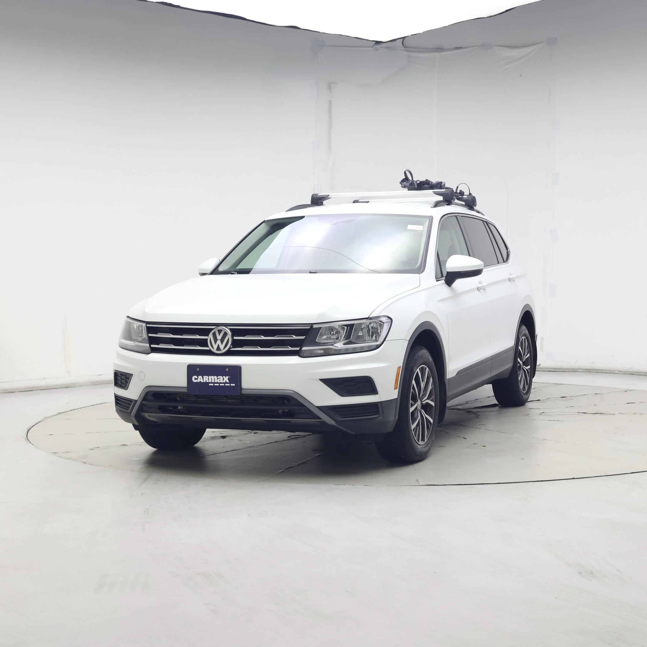 Thumbnail: 2019 Volkswagen Tiguan - 4