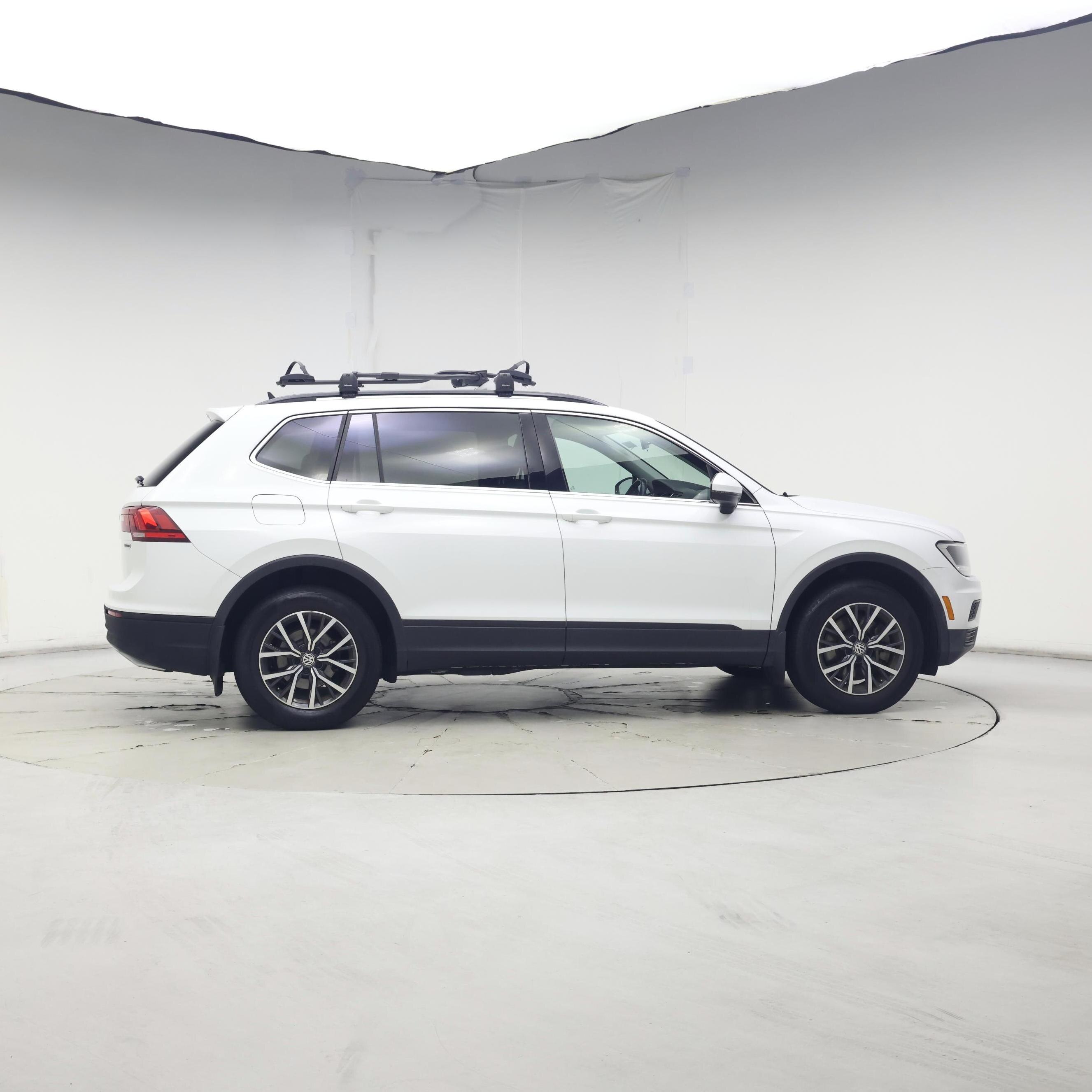 Thumbnail: 2019 Volkswagen Tiguan - 7