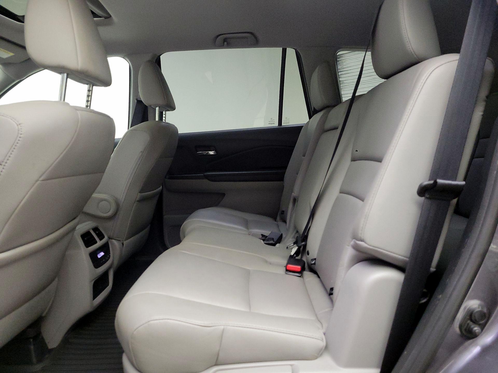 Thumbnail: 2017 Honda Pilot - 20