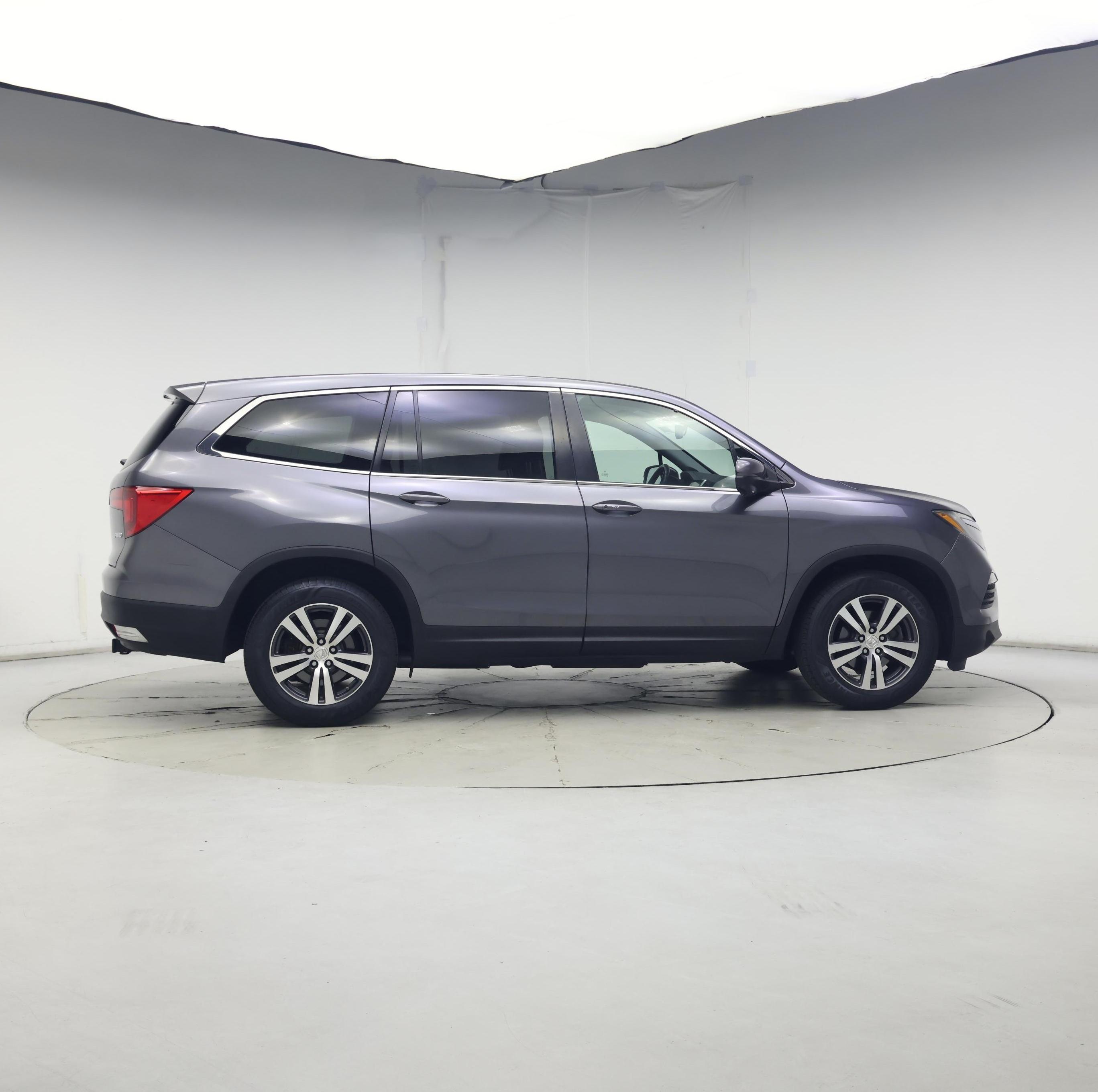 Thumbnail: 2017 Honda Pilot - 7