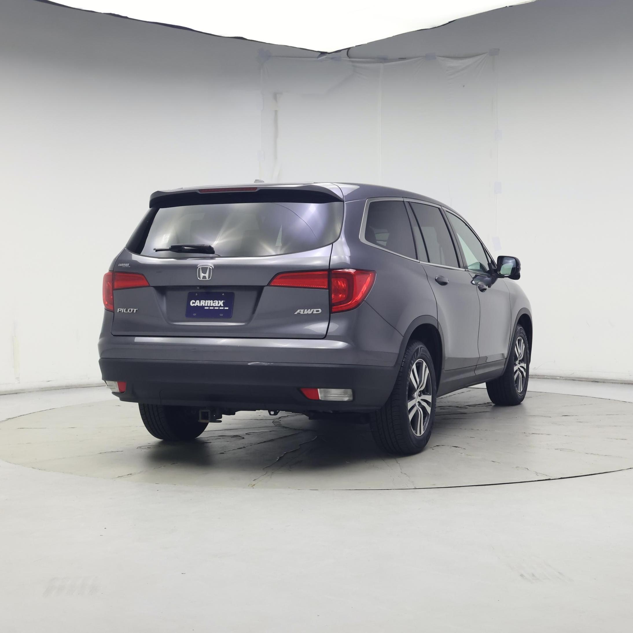 Thumbnail: 2017 Honda Pilot - 8