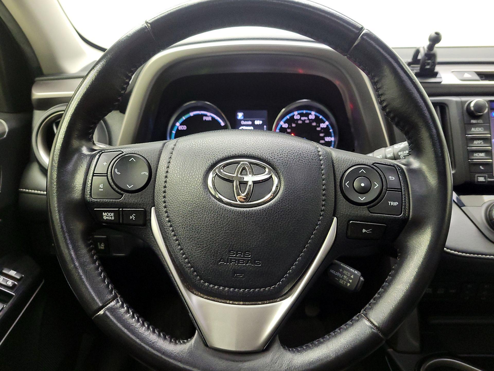 Thumbnail: 2016 Toyota RAV4 - 10