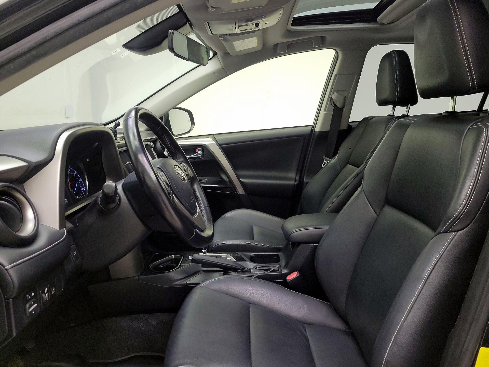 Thumbnail: 2016 Toyota RAV4 - 11