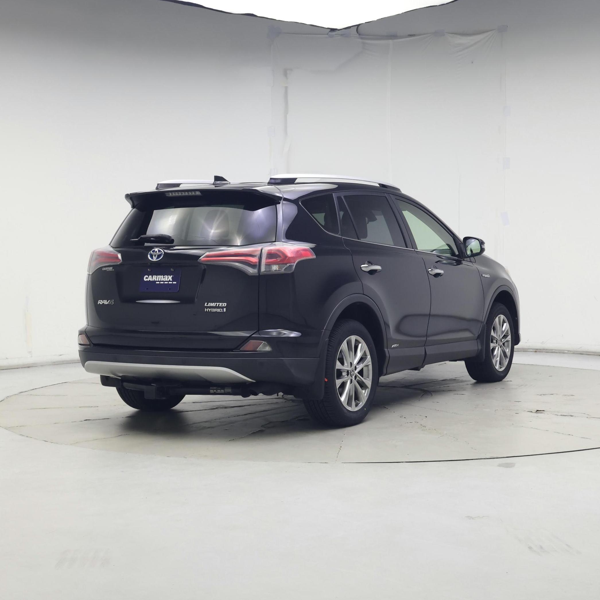 Thumbnail: 2016 Toyota RAV4 - 8