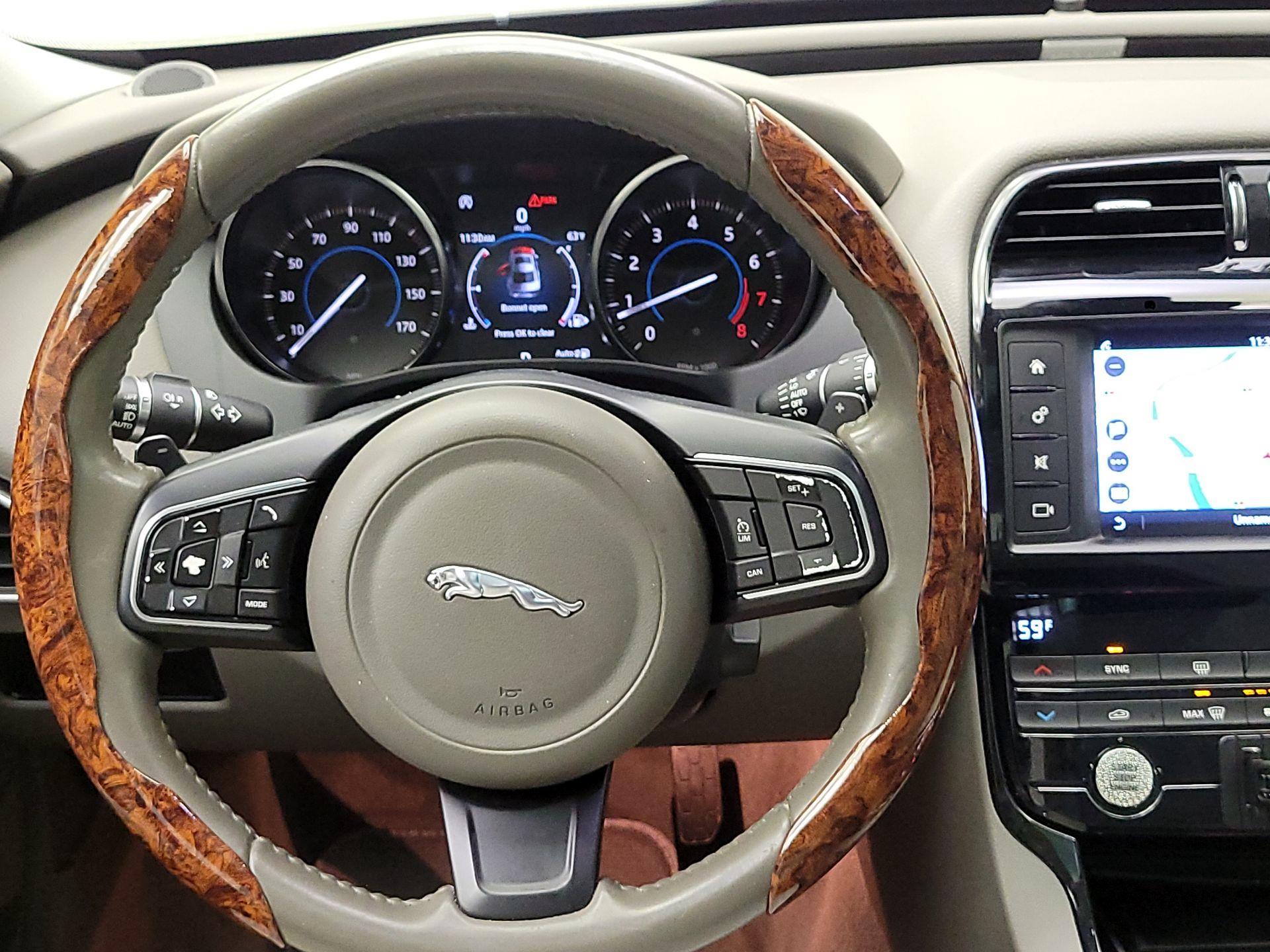 Thumbnail: 2018 Jaguar XE - 10