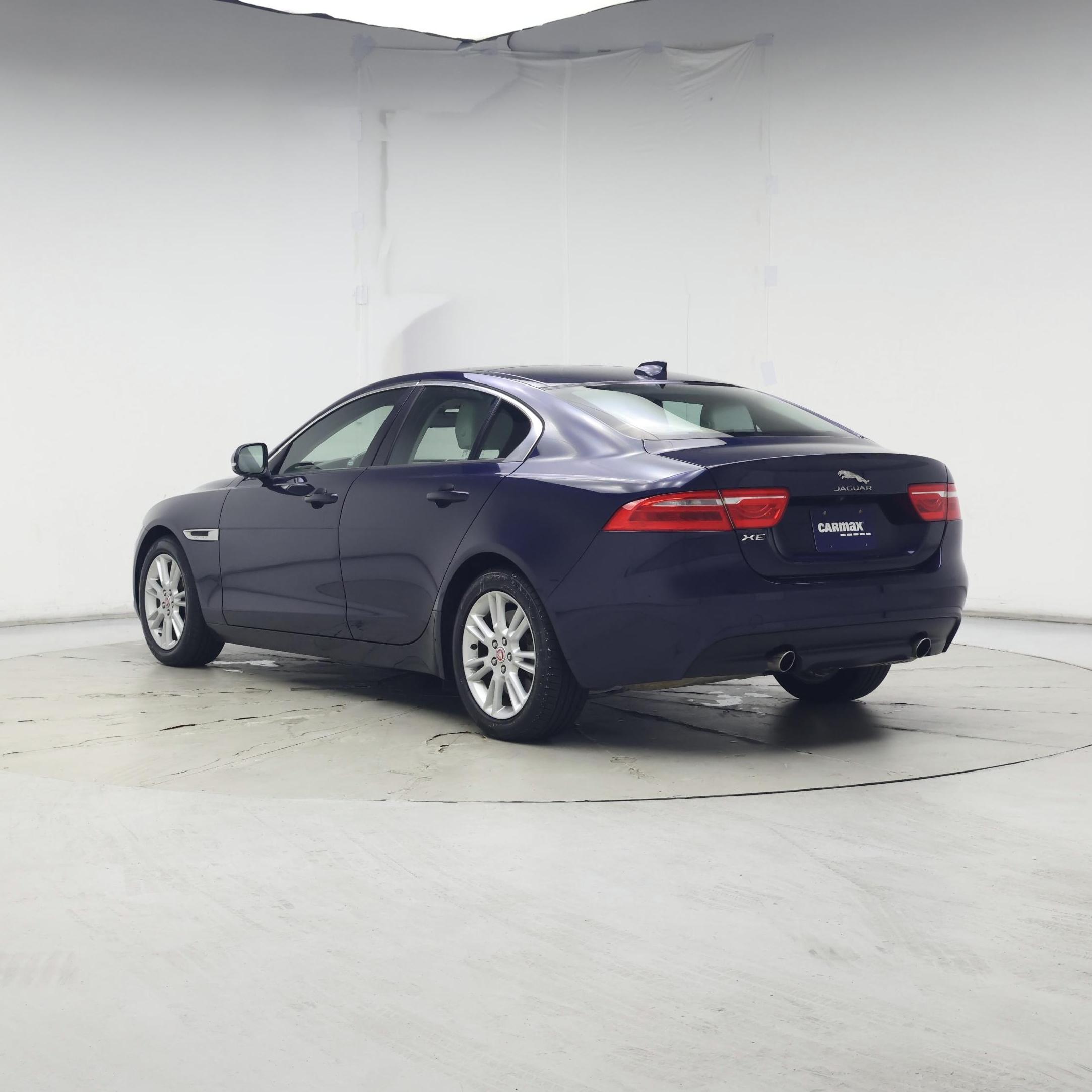 Thumbnail: 2018 Jaguar XE - 2